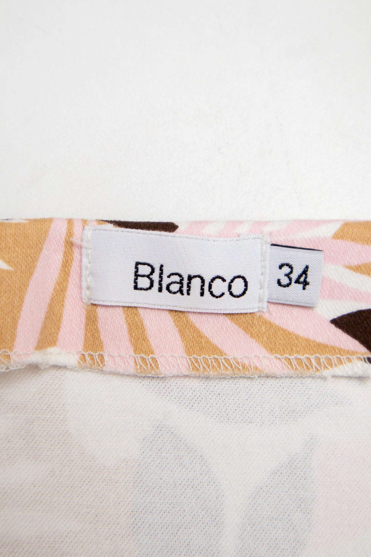 #070 Blanco Mini Skirt Pink | c. 204 | Size 6