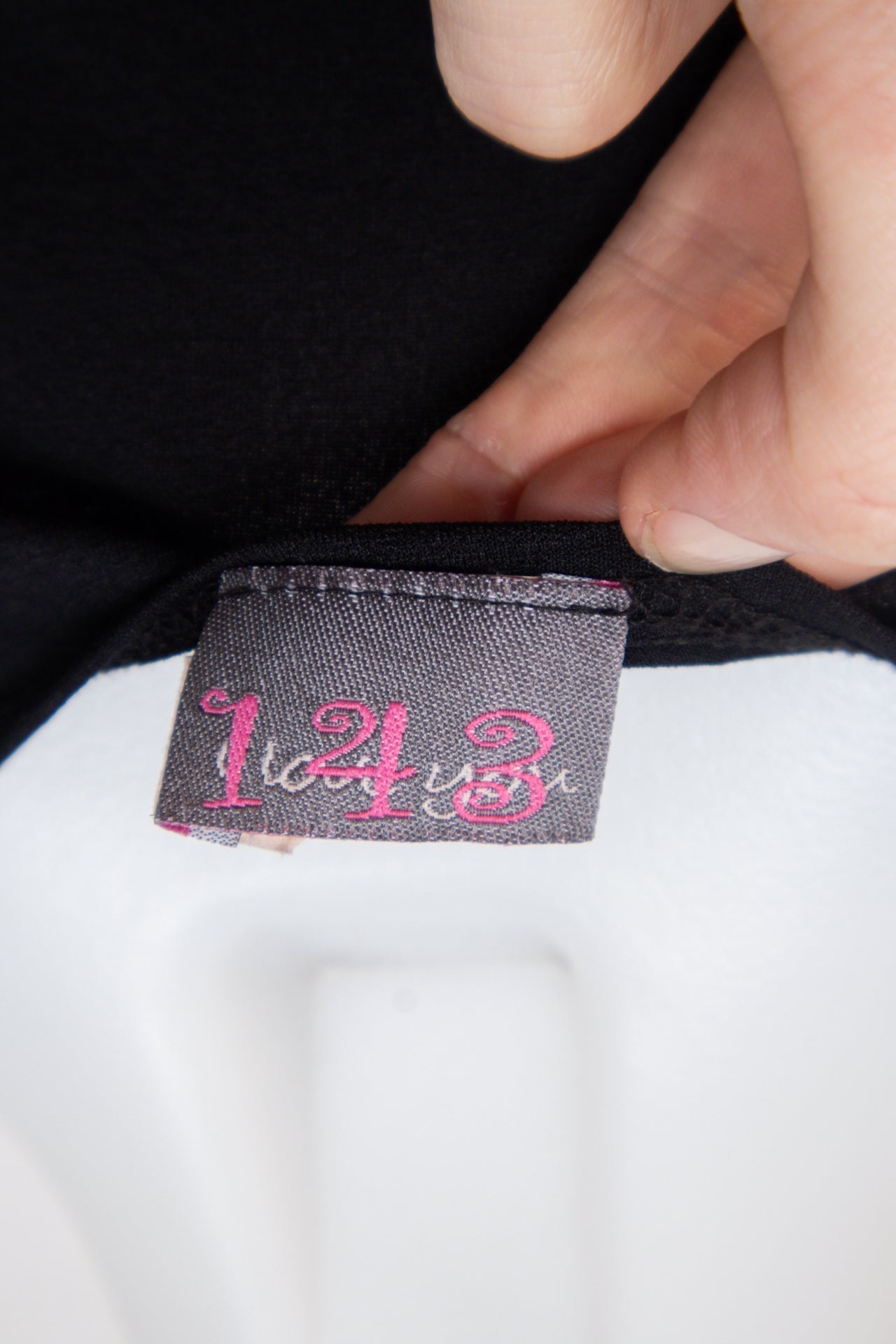 #118 143 T-shirt Black | c. | Size 8