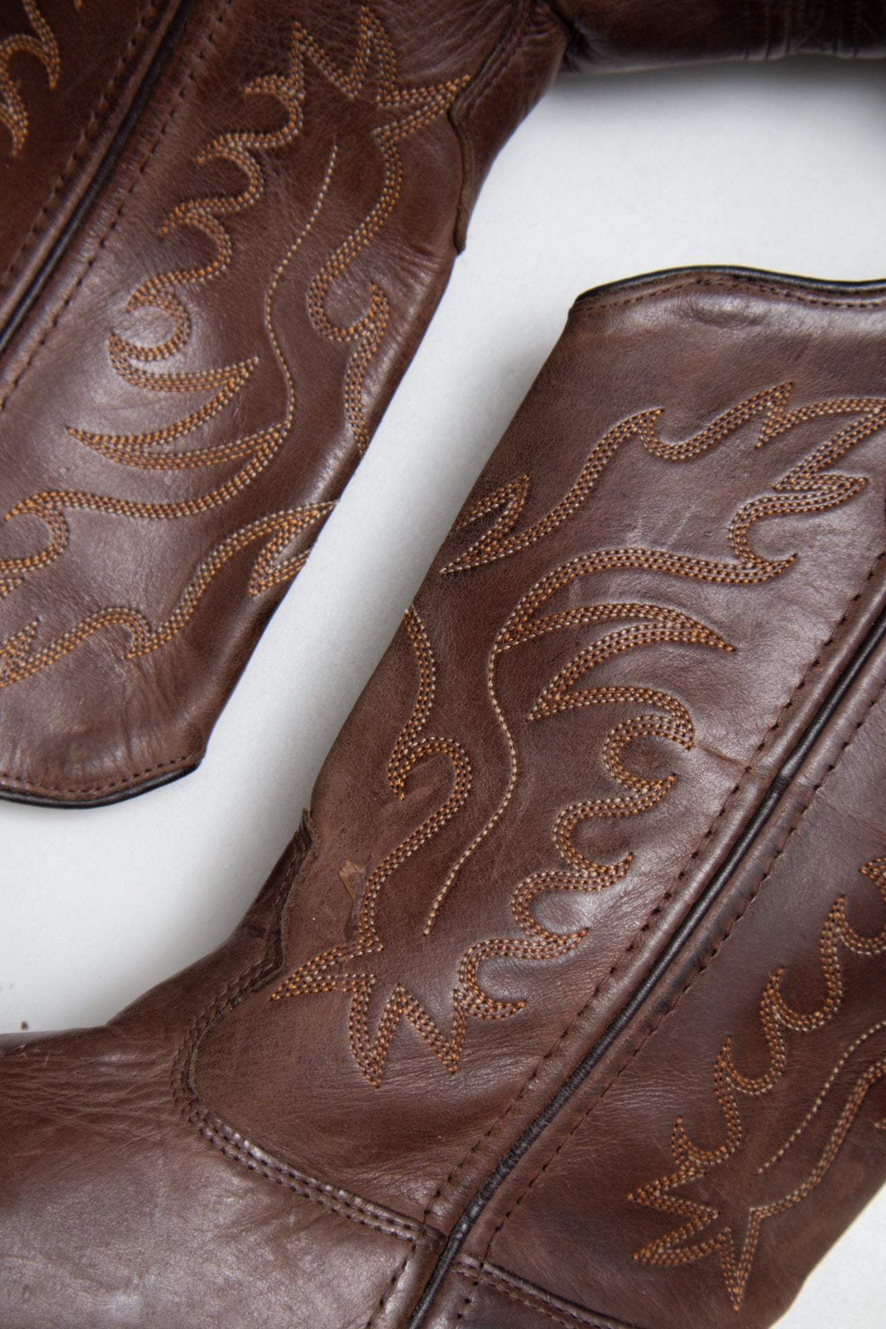#73 Brown | c. | Size 6