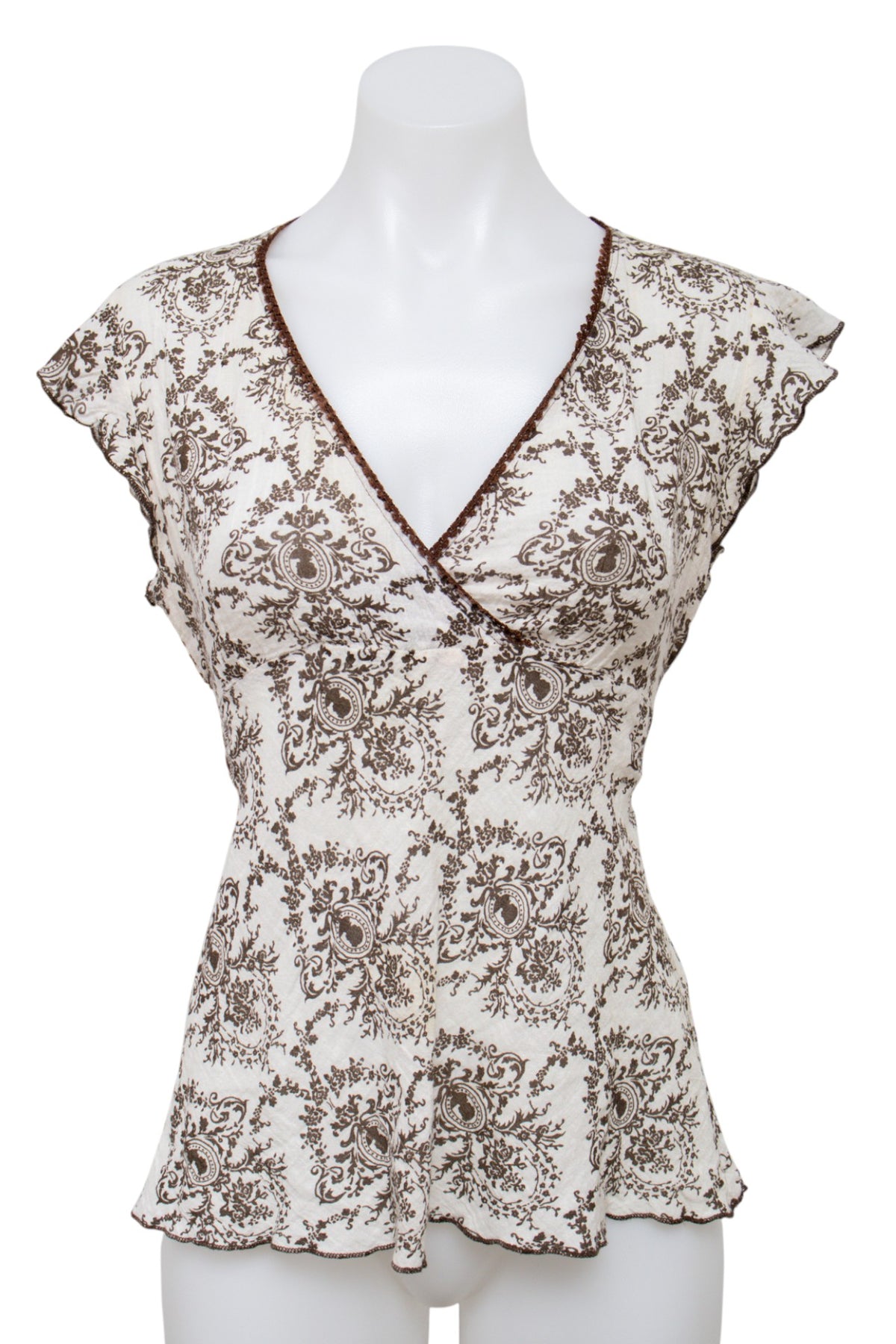 #023 Short Sleeve White | c. 209 | Size 12