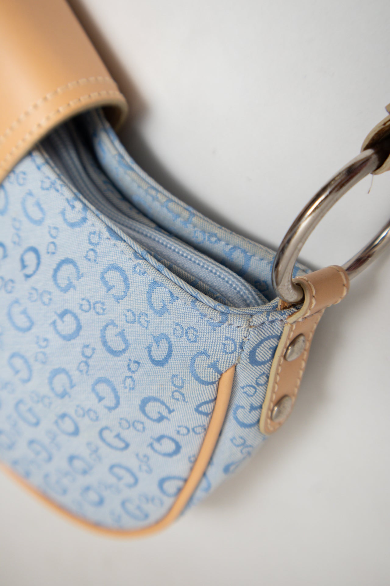 #163 Guess Shoulder Bag Blue | c. 180 | Size