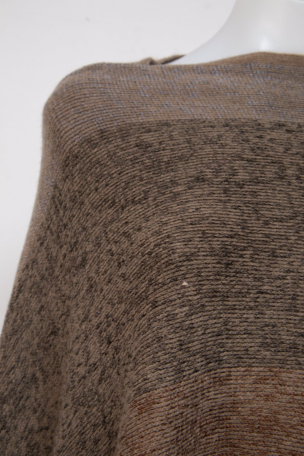 #127 Chic Poncho Brown | c. 208 | Size