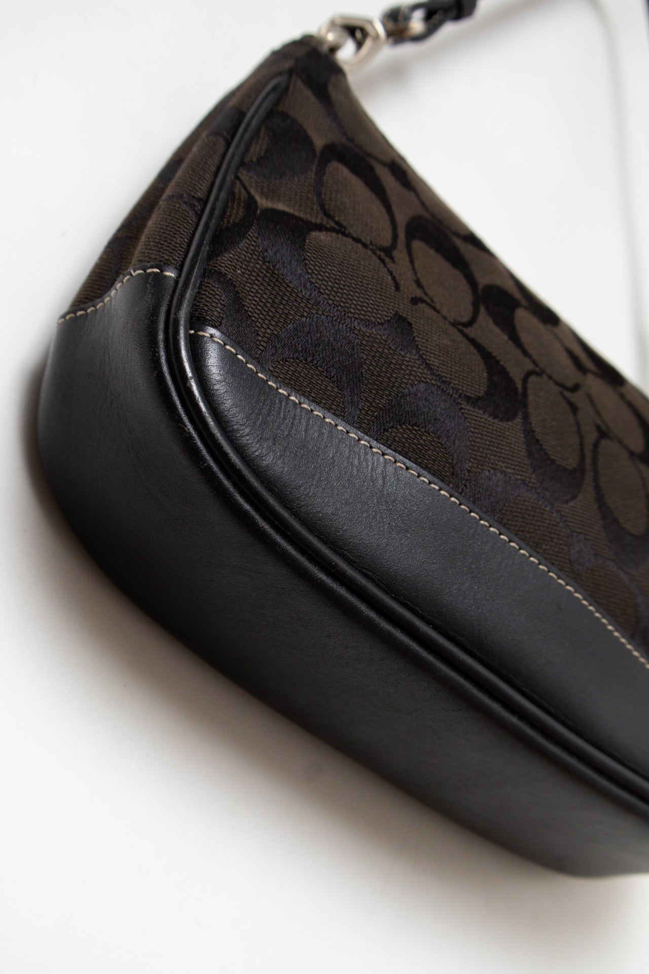 #188 Coach Shoulder Bag Black | c. 189 | Size