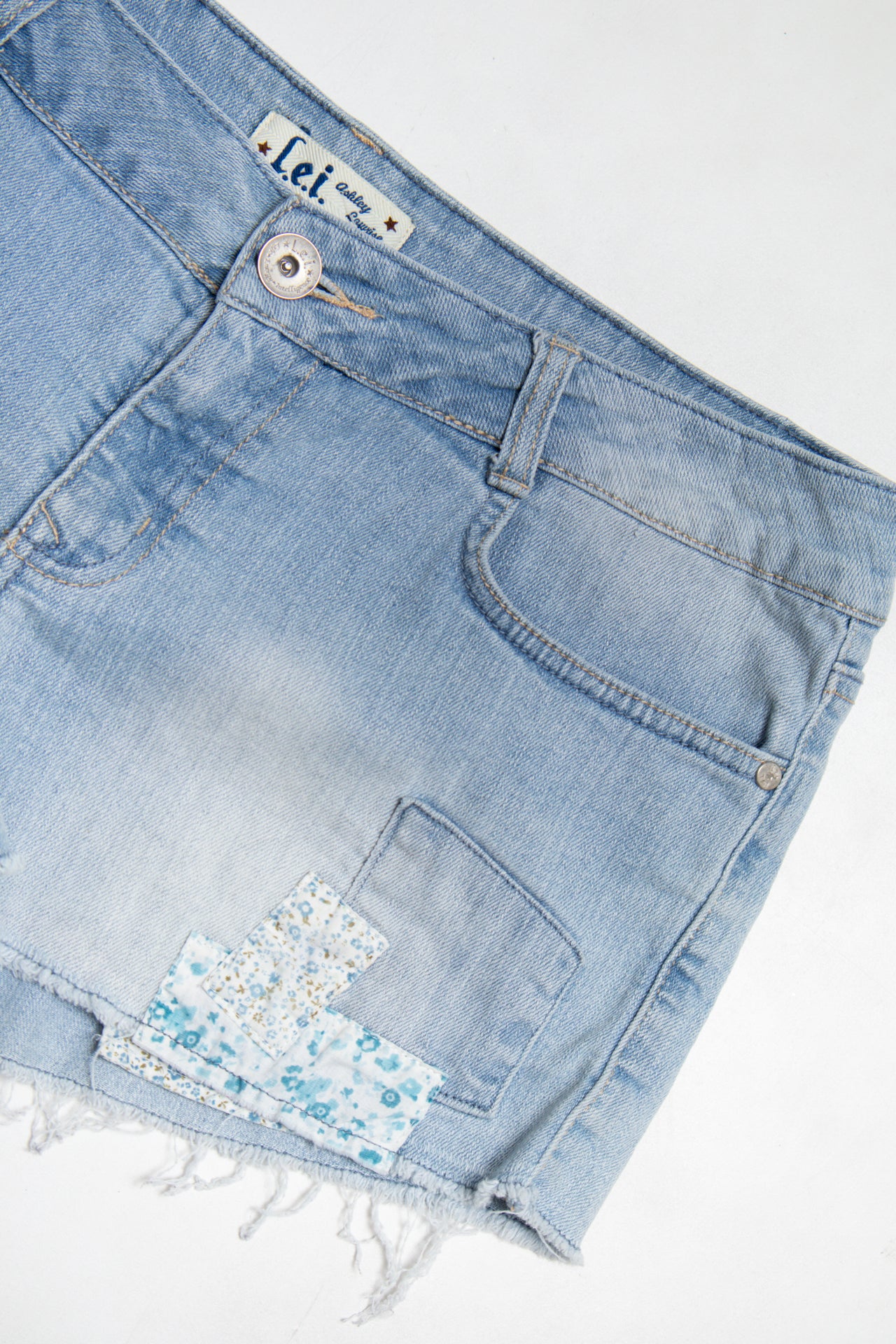 #160 Levi's Denim Shorts Blue | c. 190 | Size 12