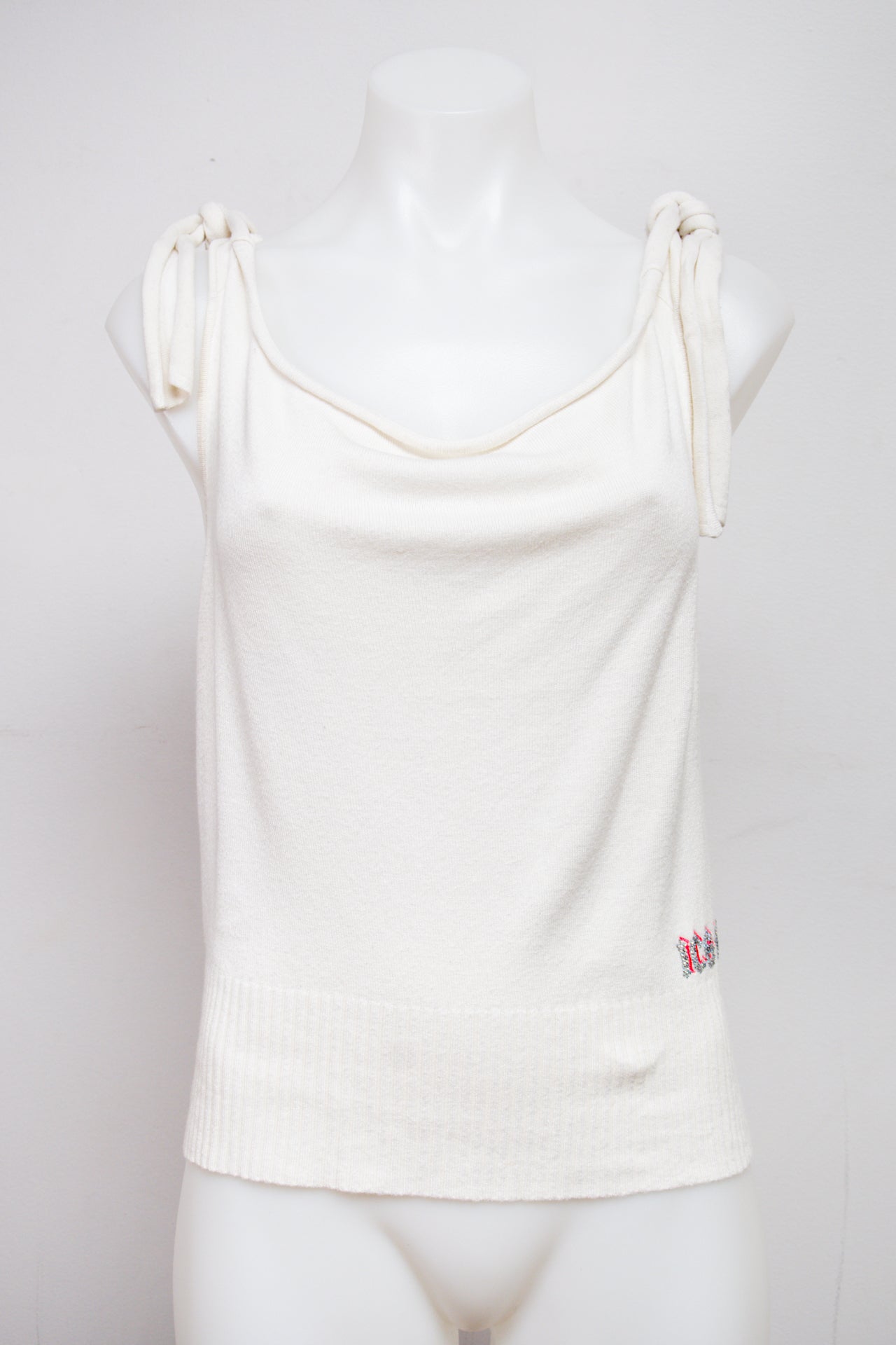 #020 Ice . j Top White | c. 213 | Size 10