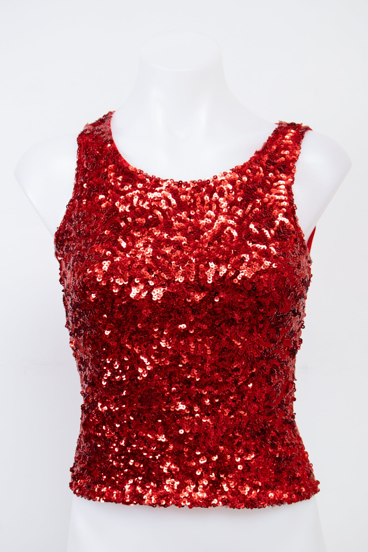#079 Tank Top Red | c. 207 | Size 6