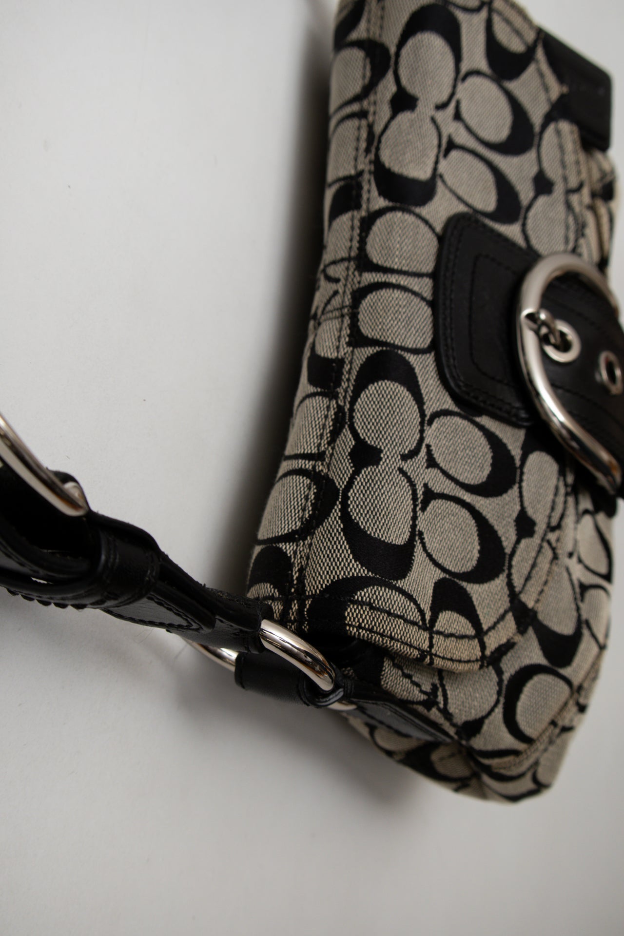 #194 Coach Soho bag Black | c. 196 | Size