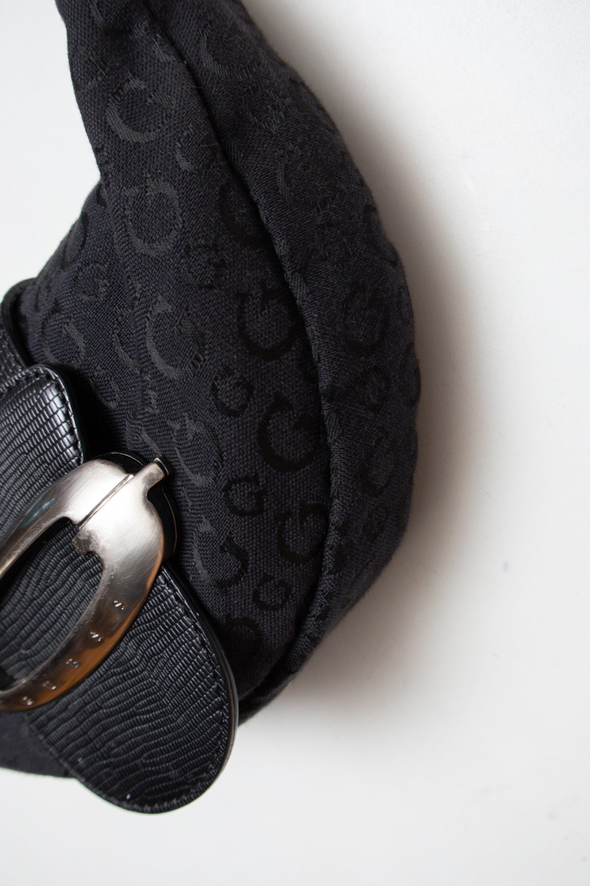 #129 Guess Bag Black | c. 209 | Size