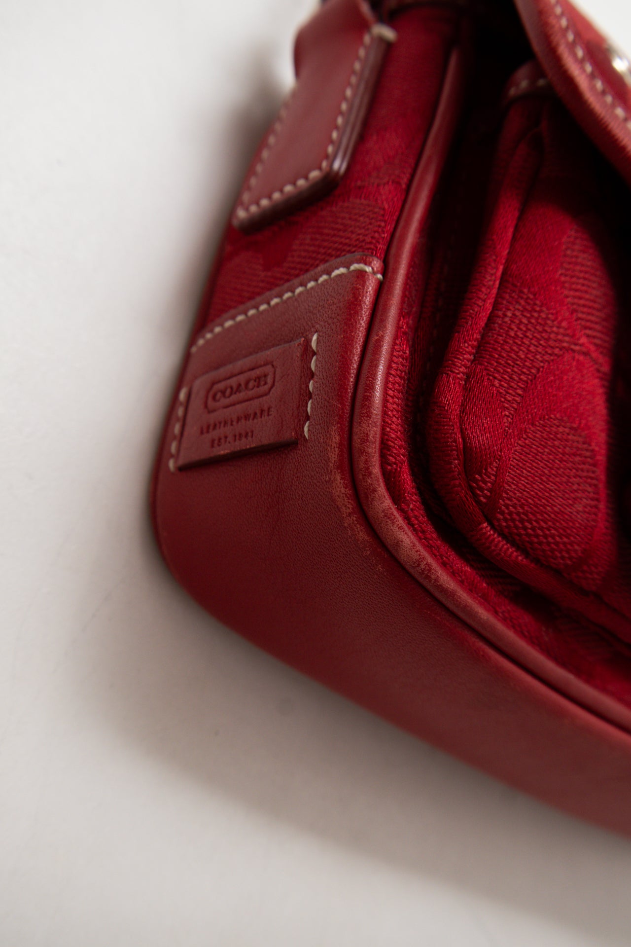 #140 Coach Shoulder Bag Red | c. 184 | Size