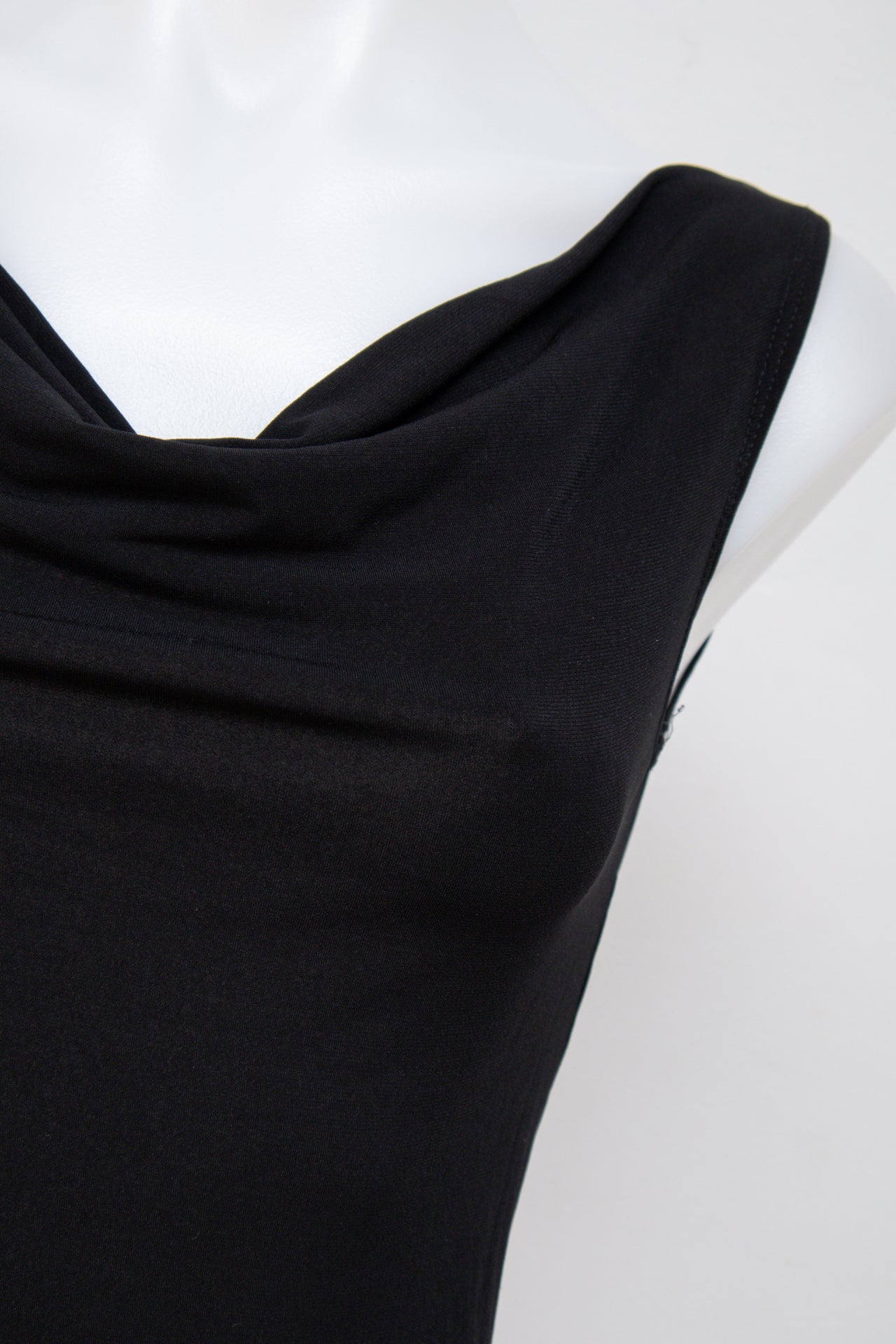 #053 Tank Top Black | c. 199 | Size 8