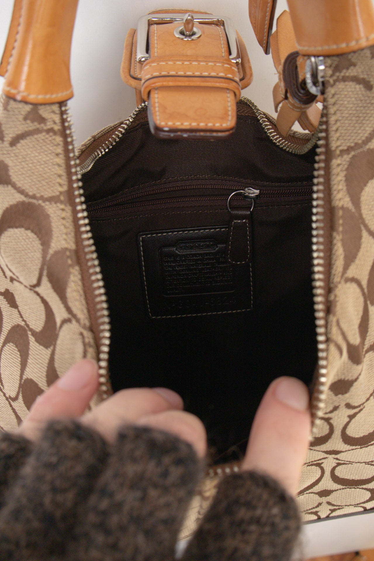 #204 Coach Shoulder Bag Brown | c. 194 | Size