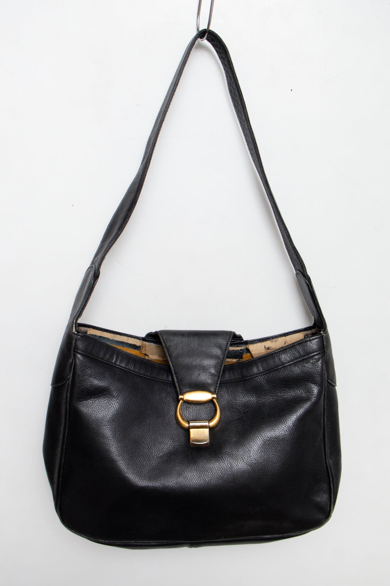 #141 Shoulder Bag Black | c. | Size