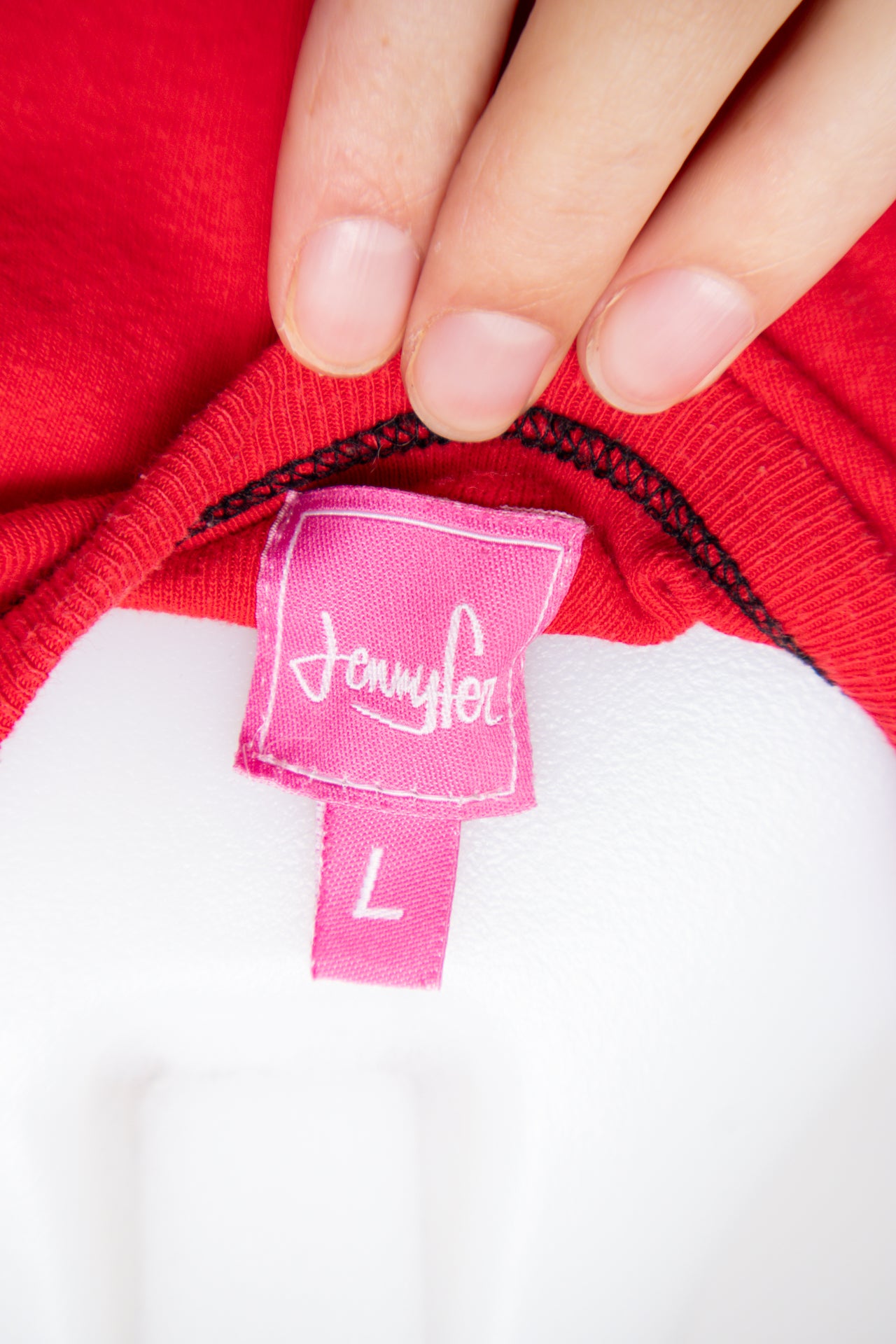 #06 Jennifer T-shirt Red | c. 180 | Size 10