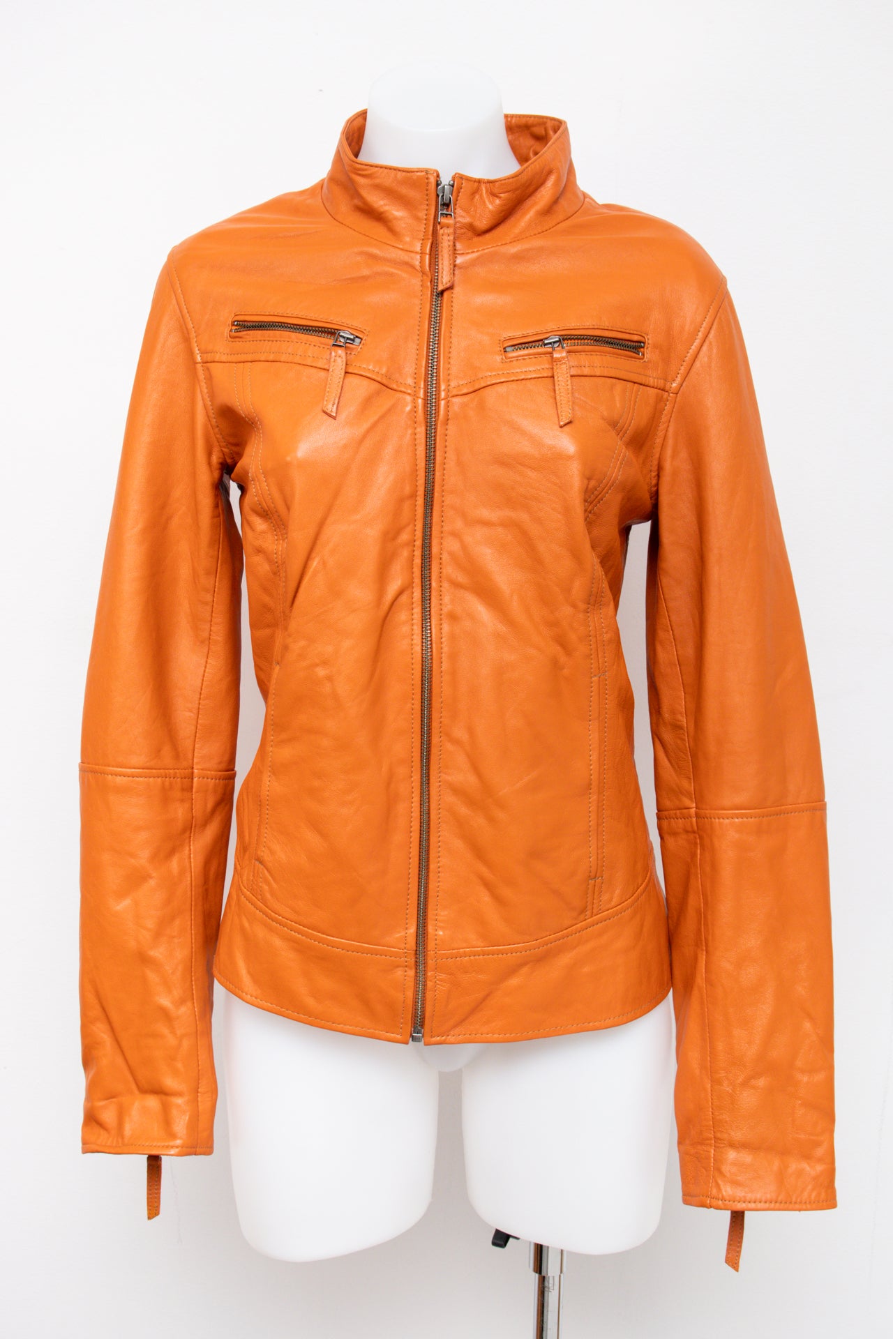 #100 Danier Pants Orange | c. 195 | Size 10/12