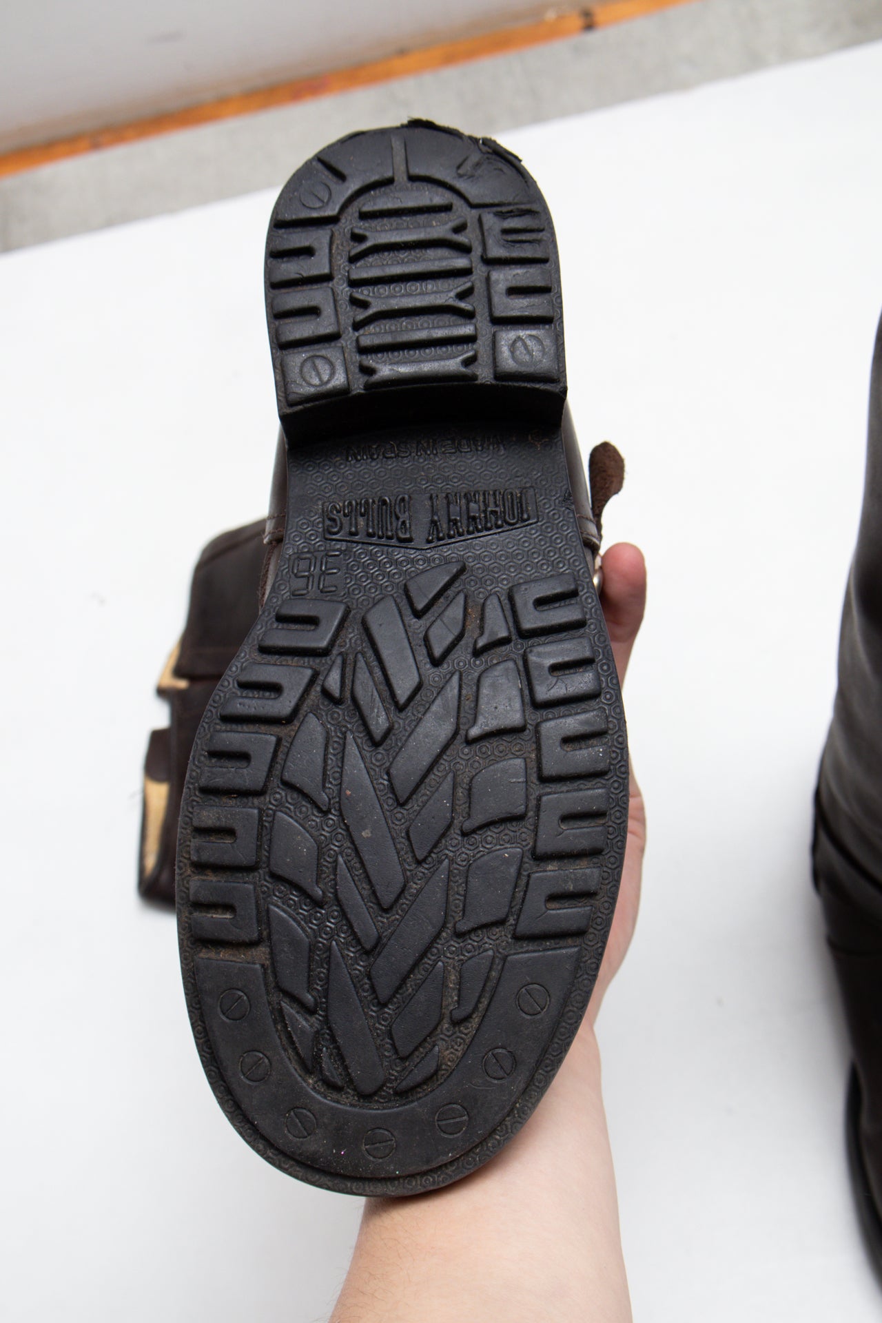 #194 Johnny Bulls Boots Brown | c. 205 | Size 6