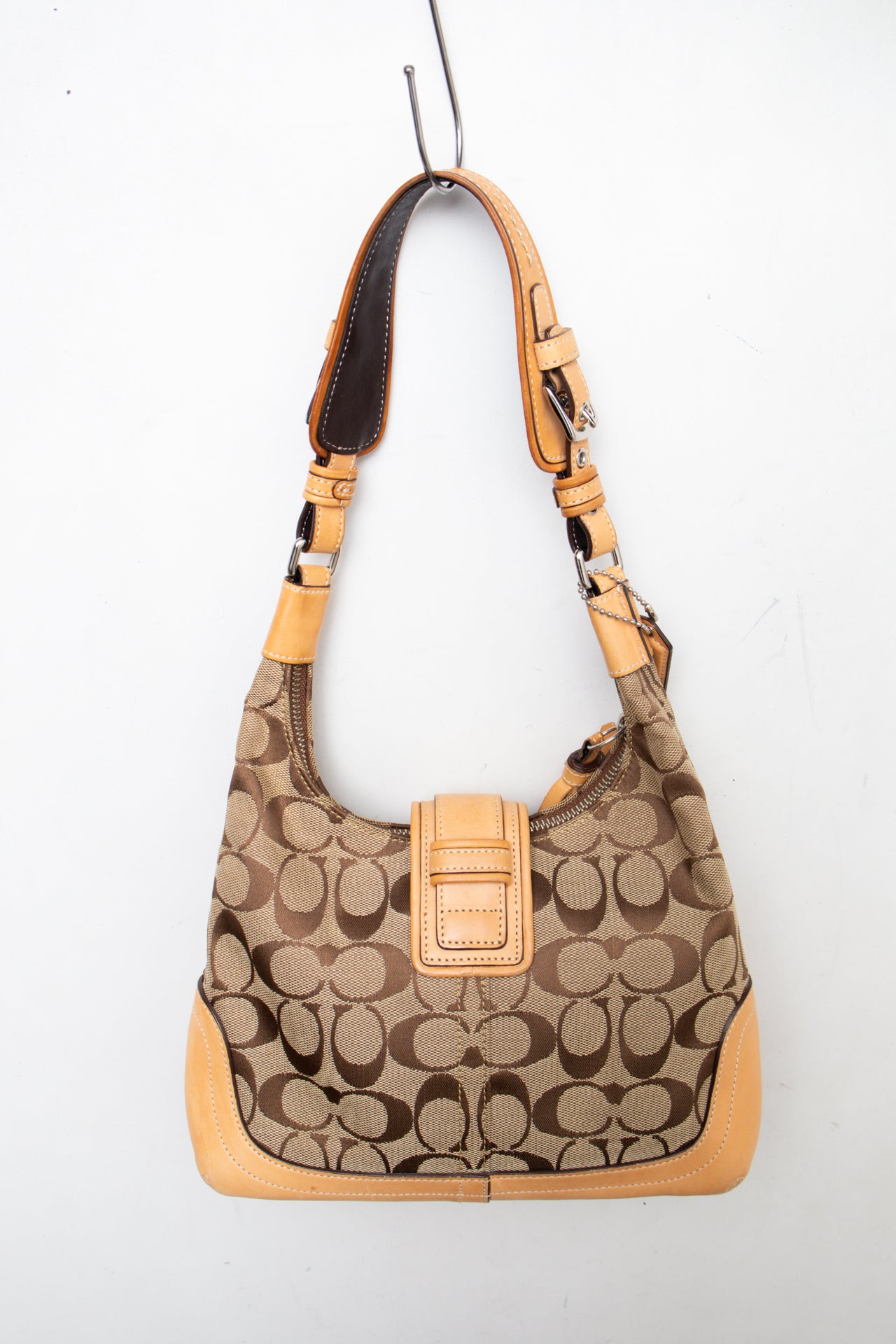 #200 Coach Shoulder Bag Brown | c. 203 | Size