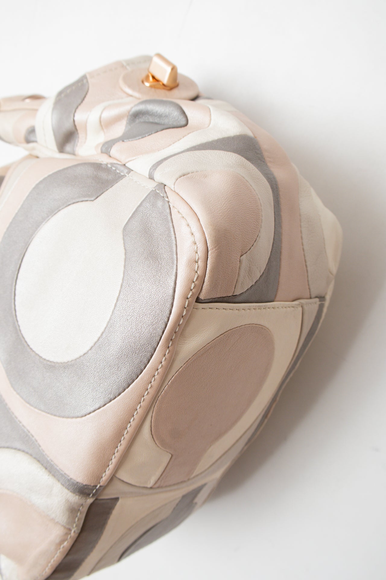 #174 Coach Shoulder Bag Beige | c. 206 | Size
