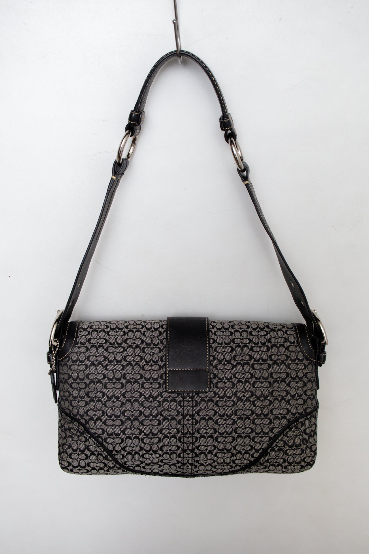 #187 Coach Shoulder Bag Black | c. 196 | Size