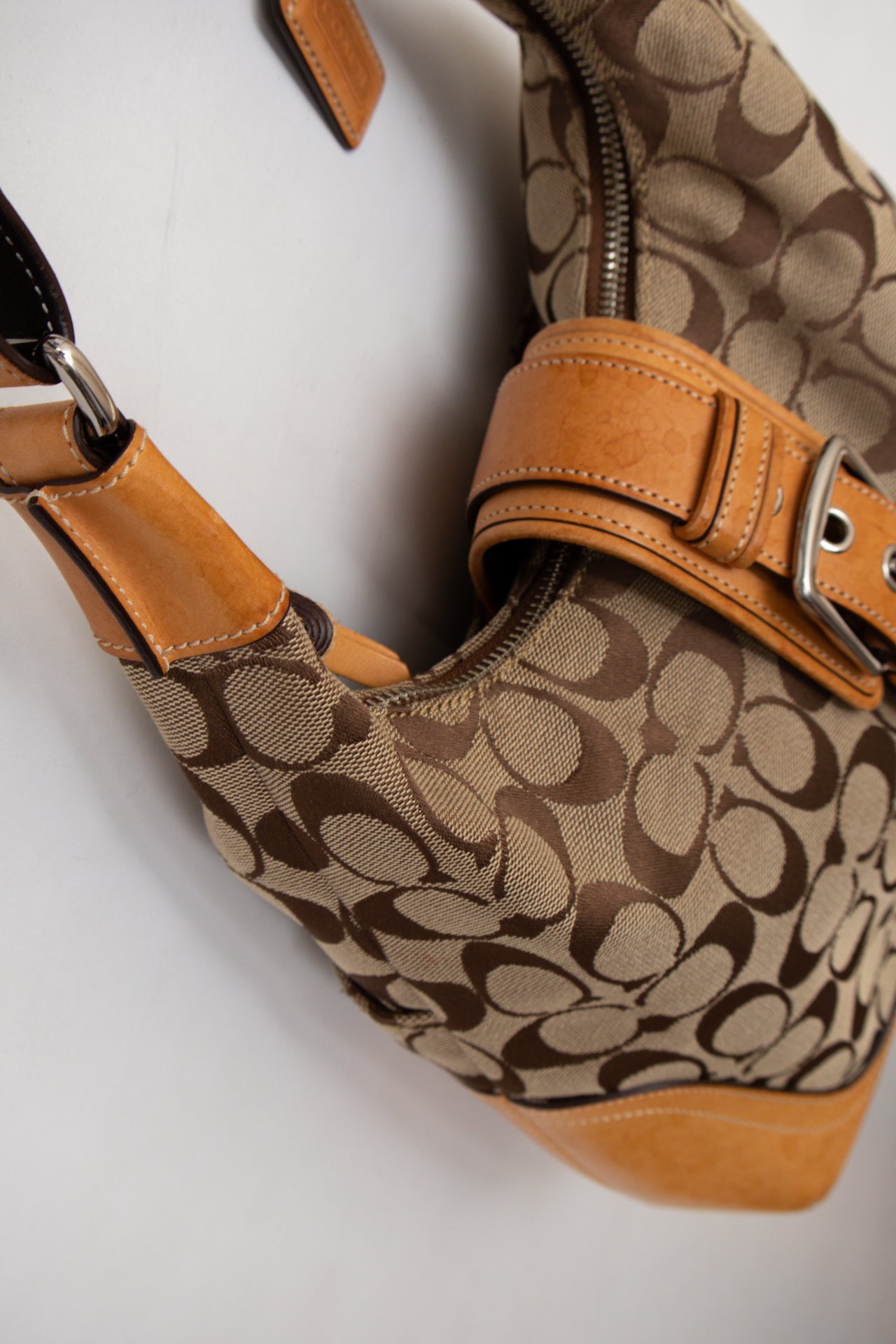#204 Coach Shoulder Bag Brown | c. 194 | Size