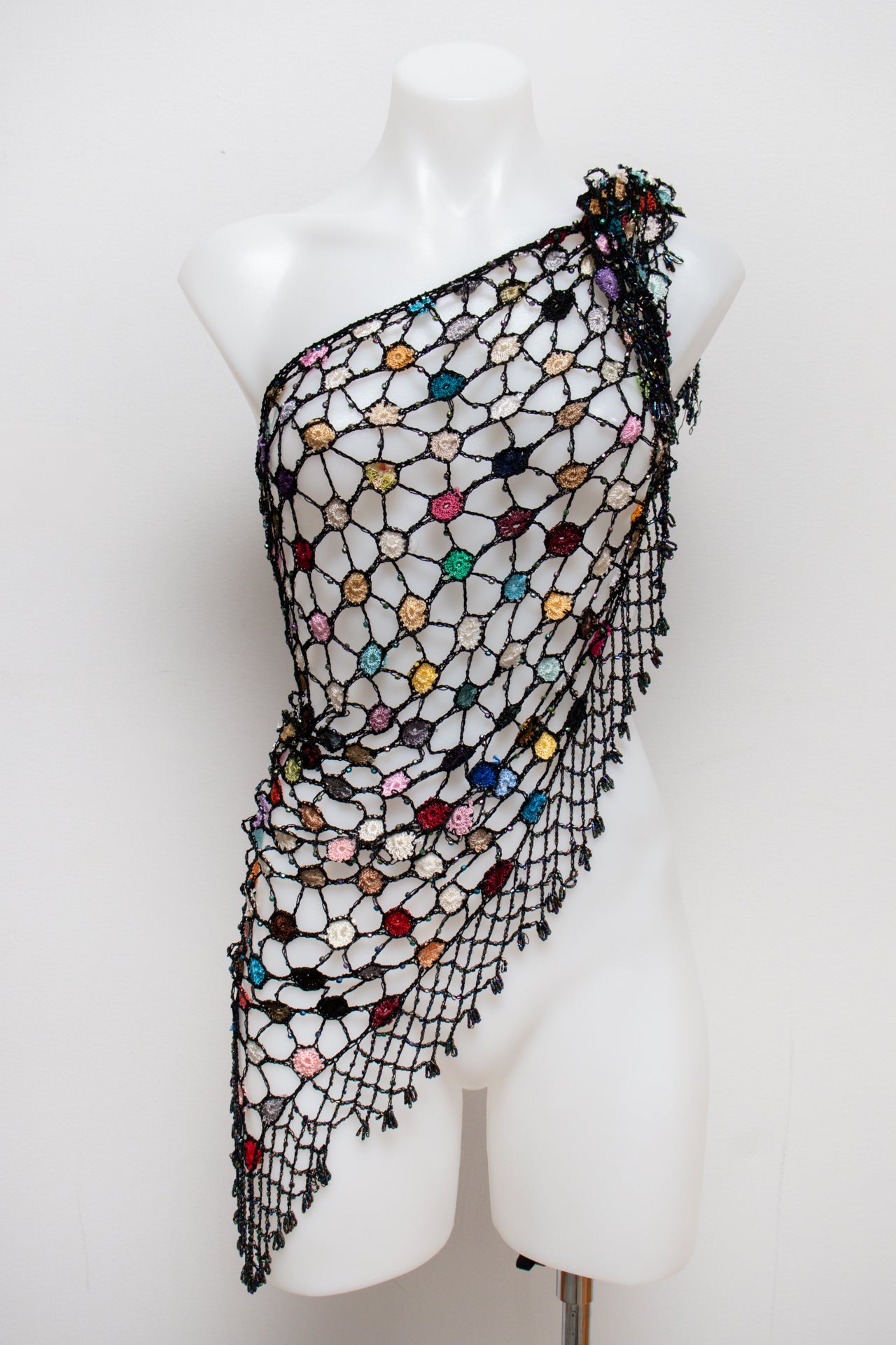 #08 Halter Top Black | c. 190 | Size