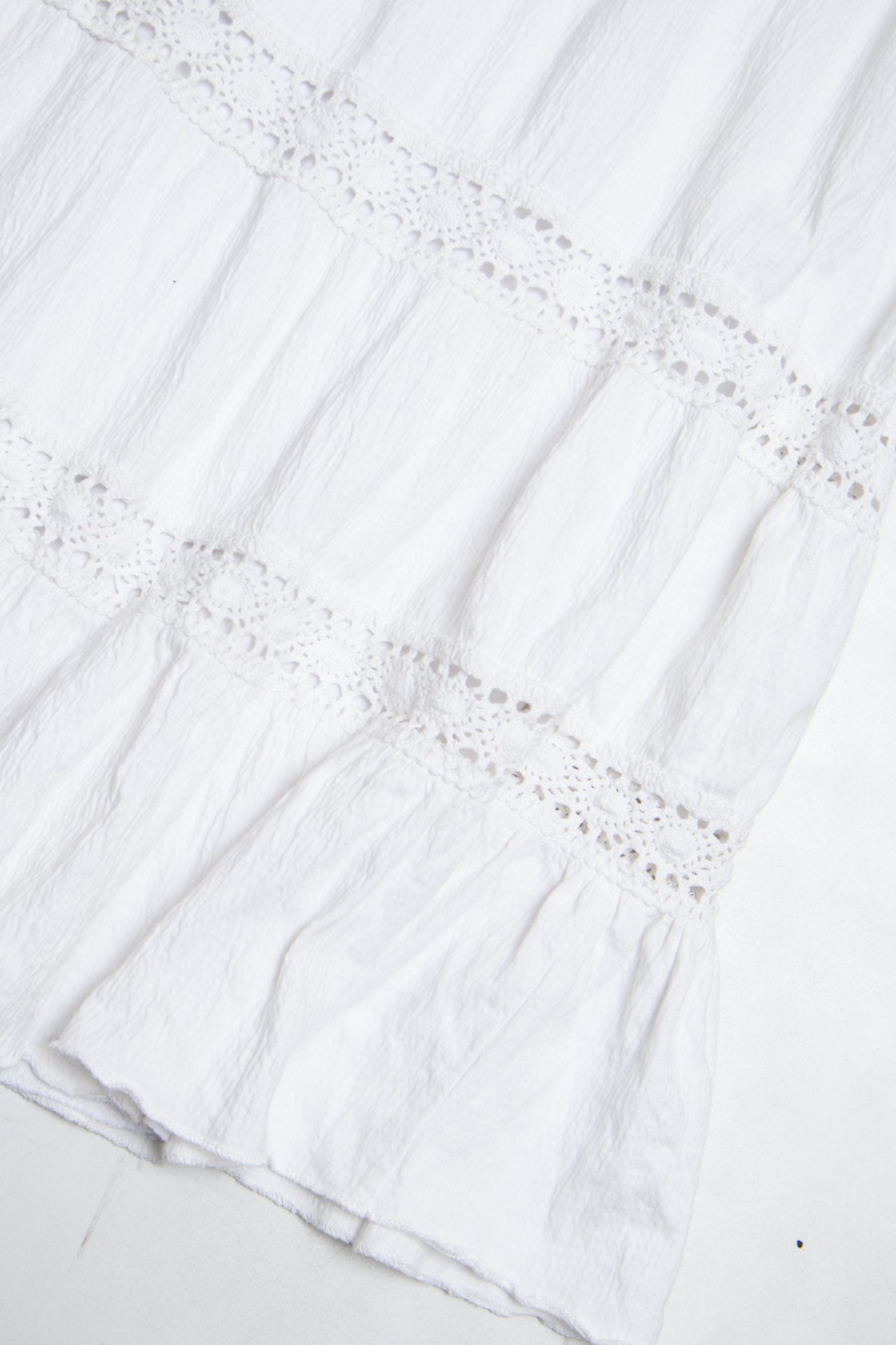 # Xhilaration Mini Skirt White | c. 202 | Size