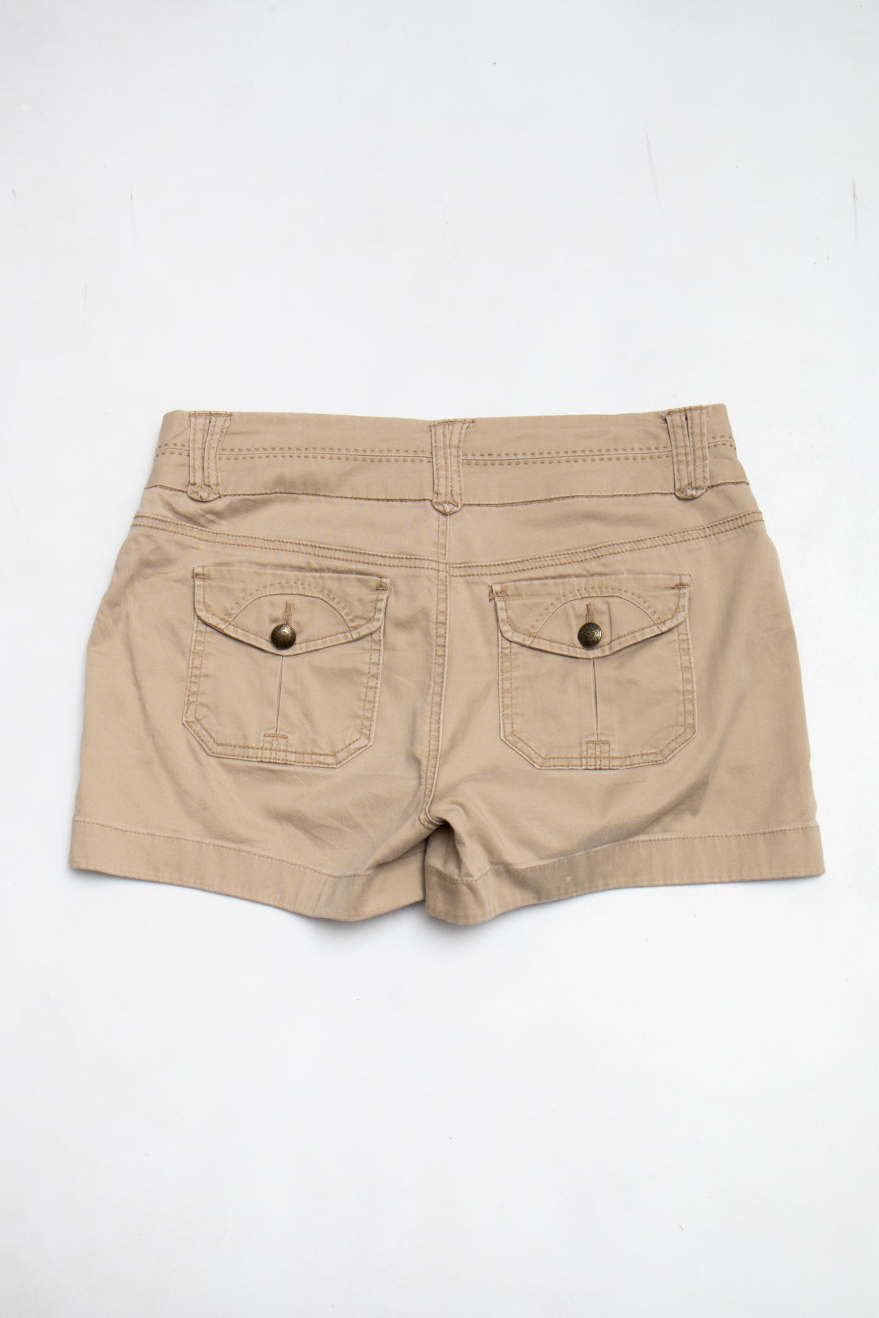 #131 One Love Shorts Beige | c. 196 | Size 10