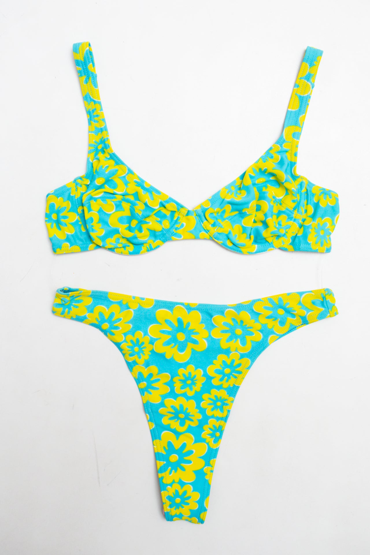 #022 Deadstock Bikini Blue | c. 213 | Size 10