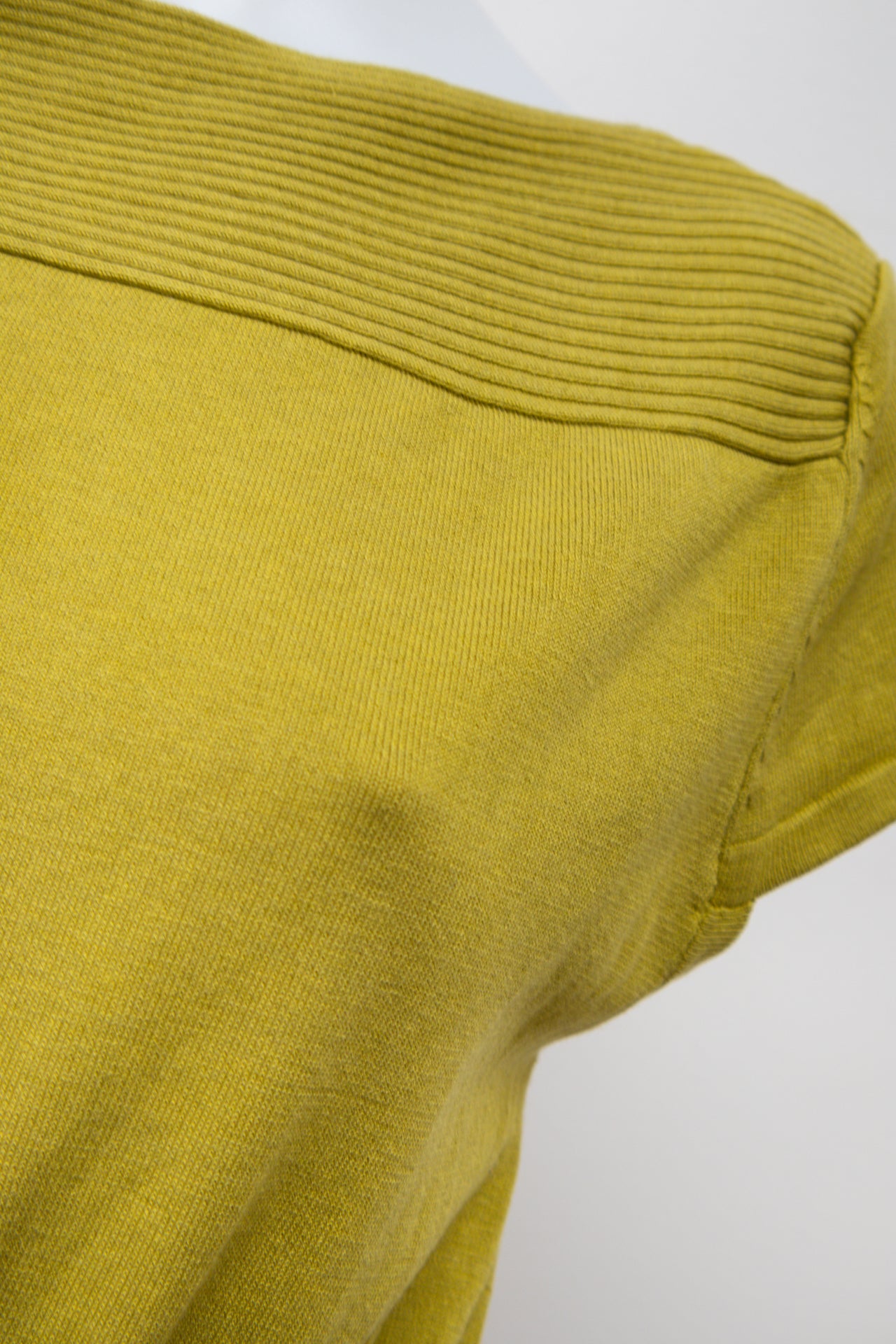 #117 Worthington T-shirt Yellow | c. 198 | Size 6/8