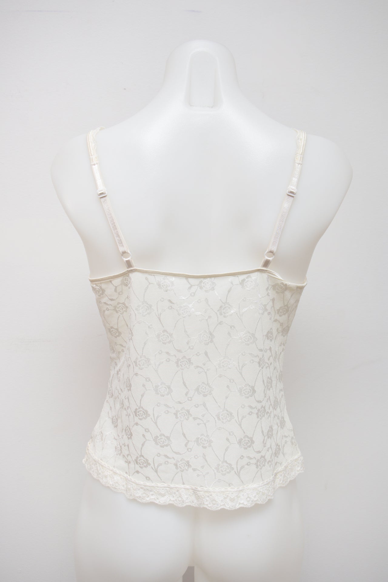 #17 Vassarette Cami Top White | c. 196 | Size 10