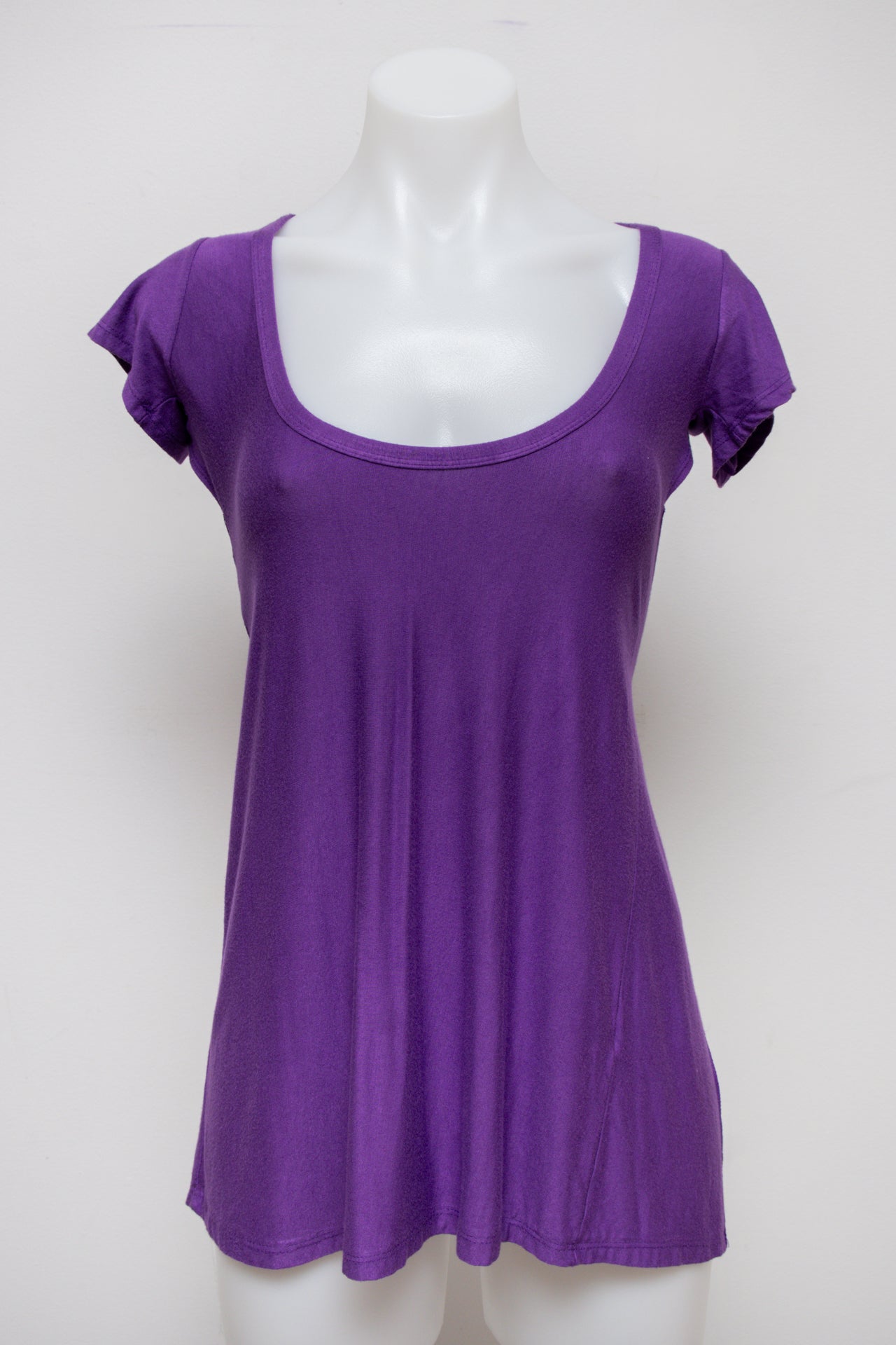 #20 Vogue T-shirt Purple | c. 184 | Size 10