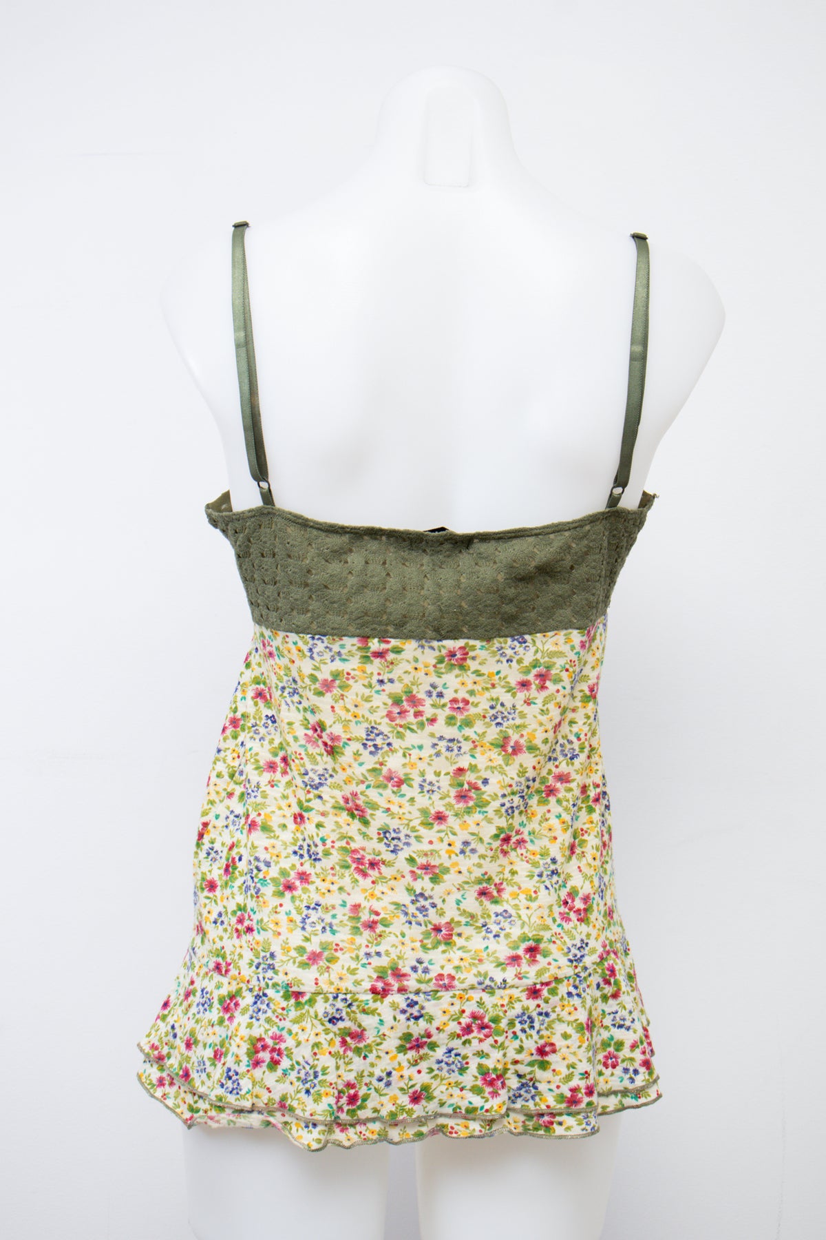 #196 Fórmula Joven Cami Top White | c. 207 | Size 8