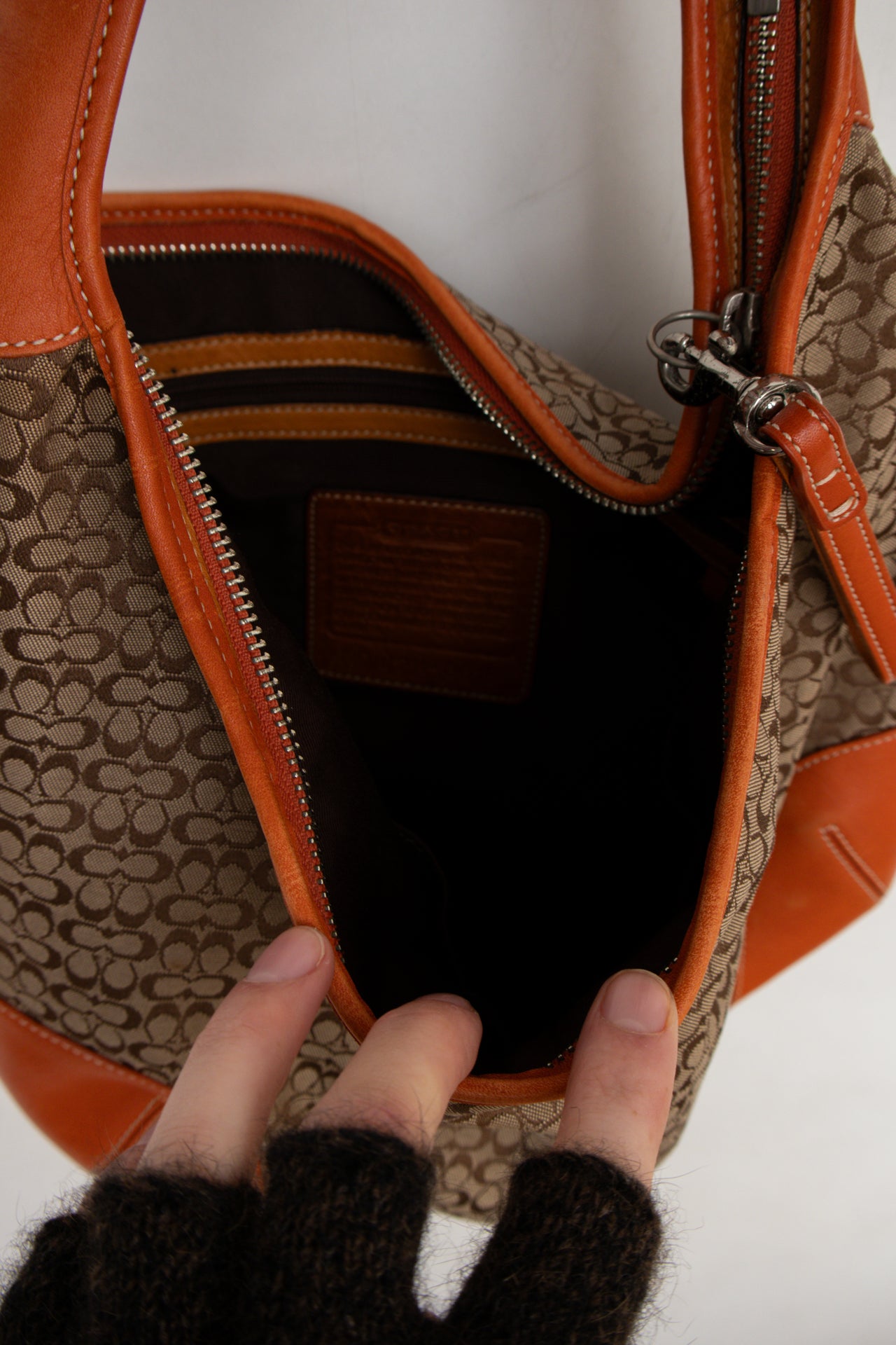 #208 Coach Shoulder Bag Brown | c. 194 | Size