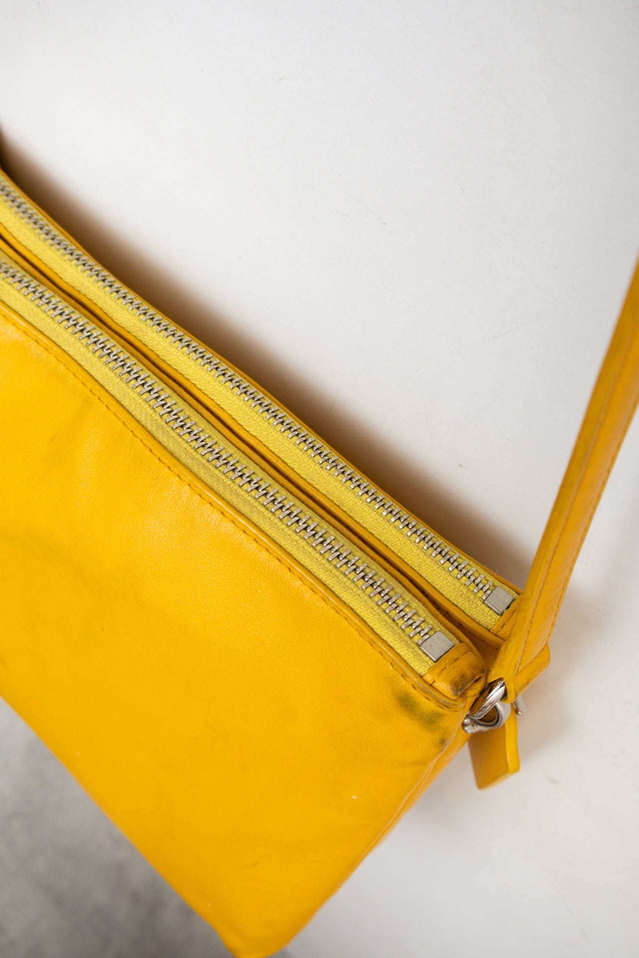 #187 Coach Shoulder Bag Yellow | c. 197 | Size