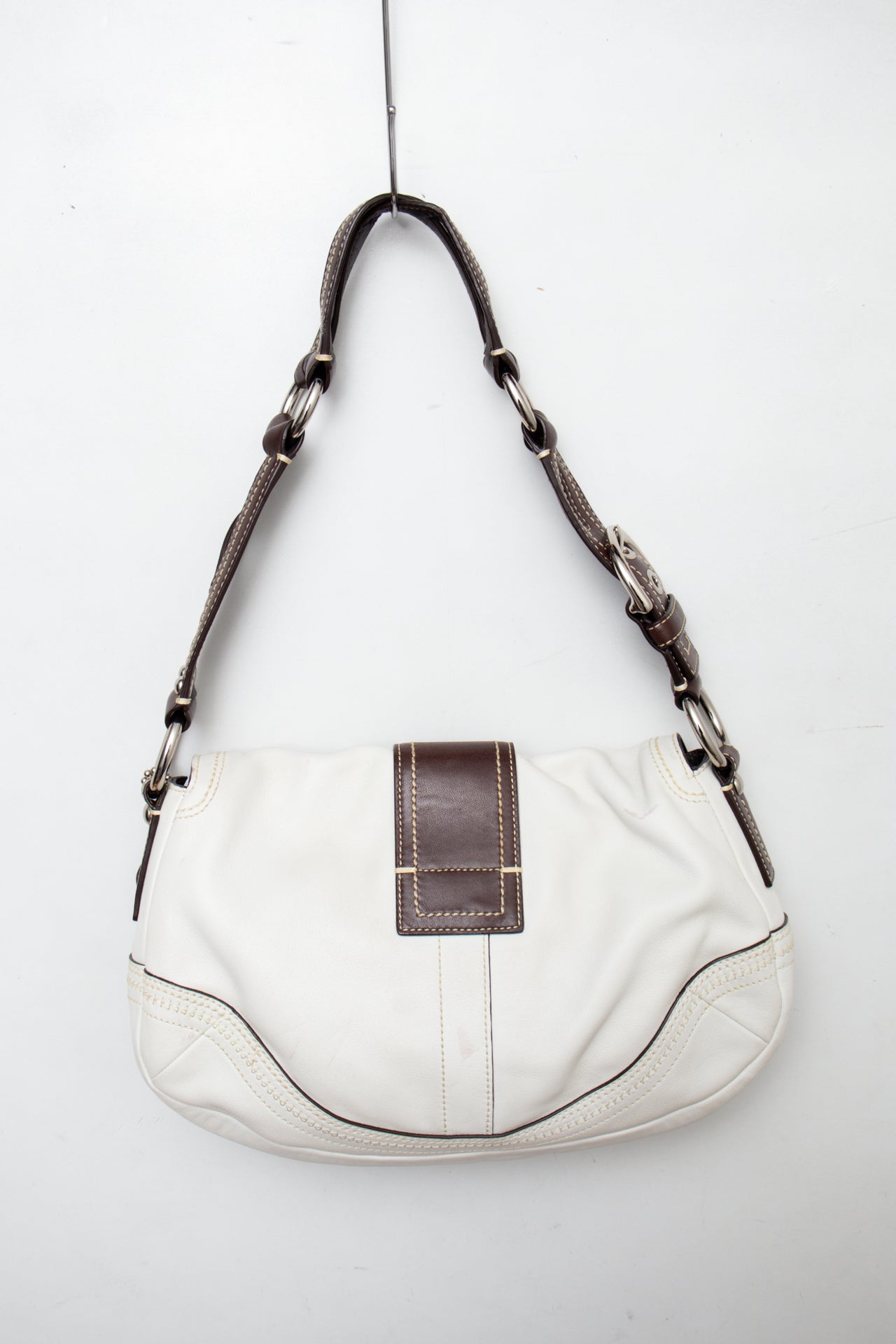 #168 Coach Shoulder Bag White | c. 206 | Size