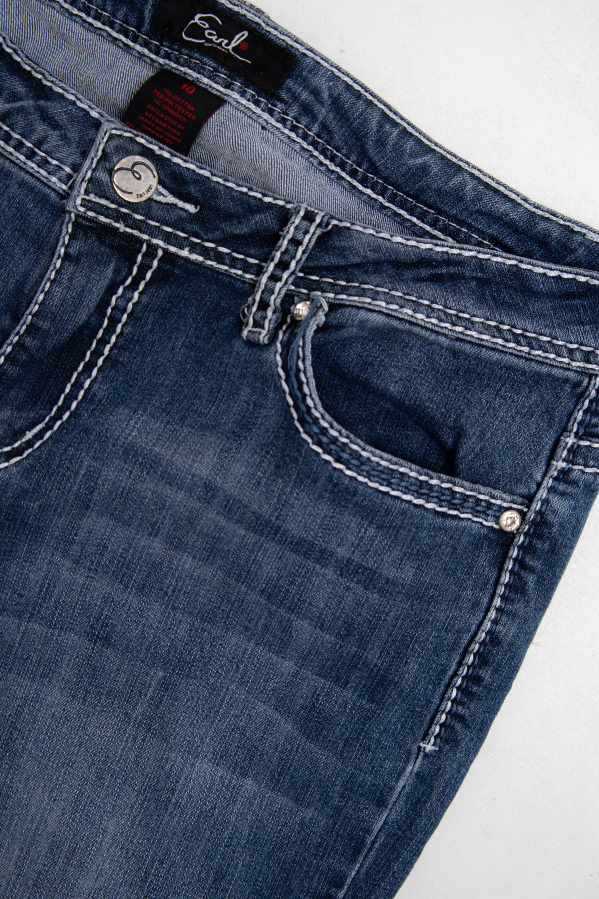 #112 Earl Jeans Capris Blue | c. 209 | Size 10