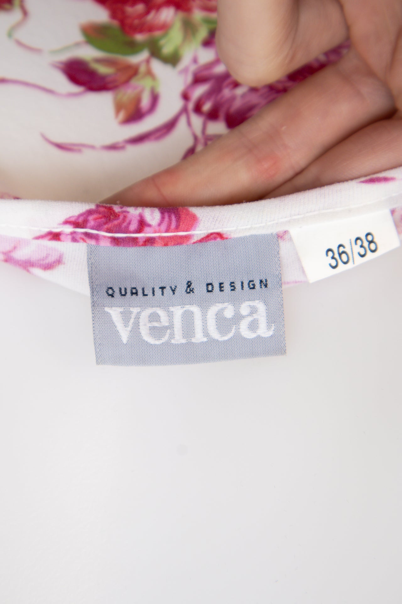 #022 Venca Cami Top White | c. 202 | Size 6