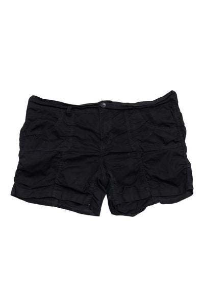 #171 No Boundaries Shorts Black | c. 203 | Size 14