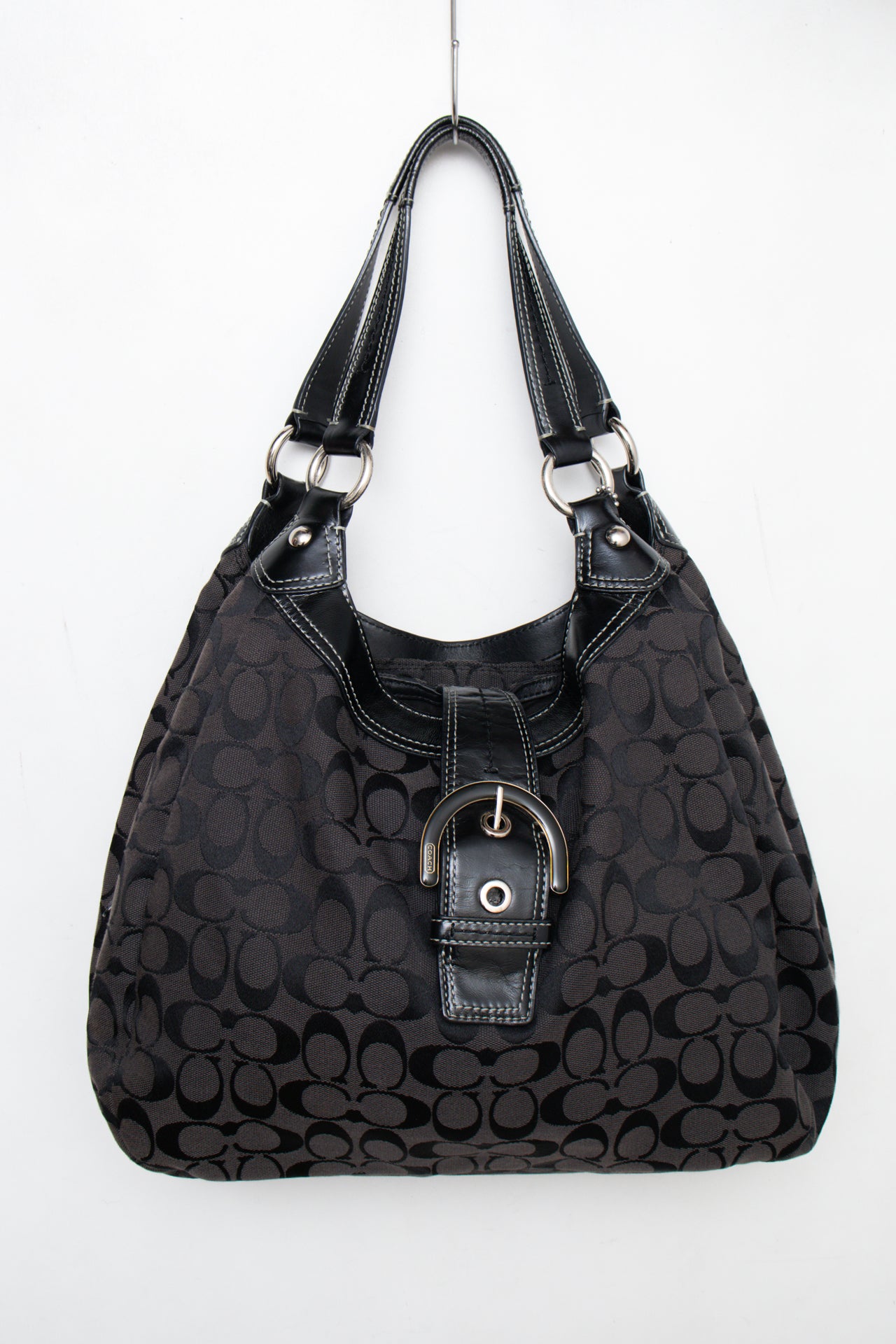 #195 Coach Shoulder Bag Black | c. 202 | Size