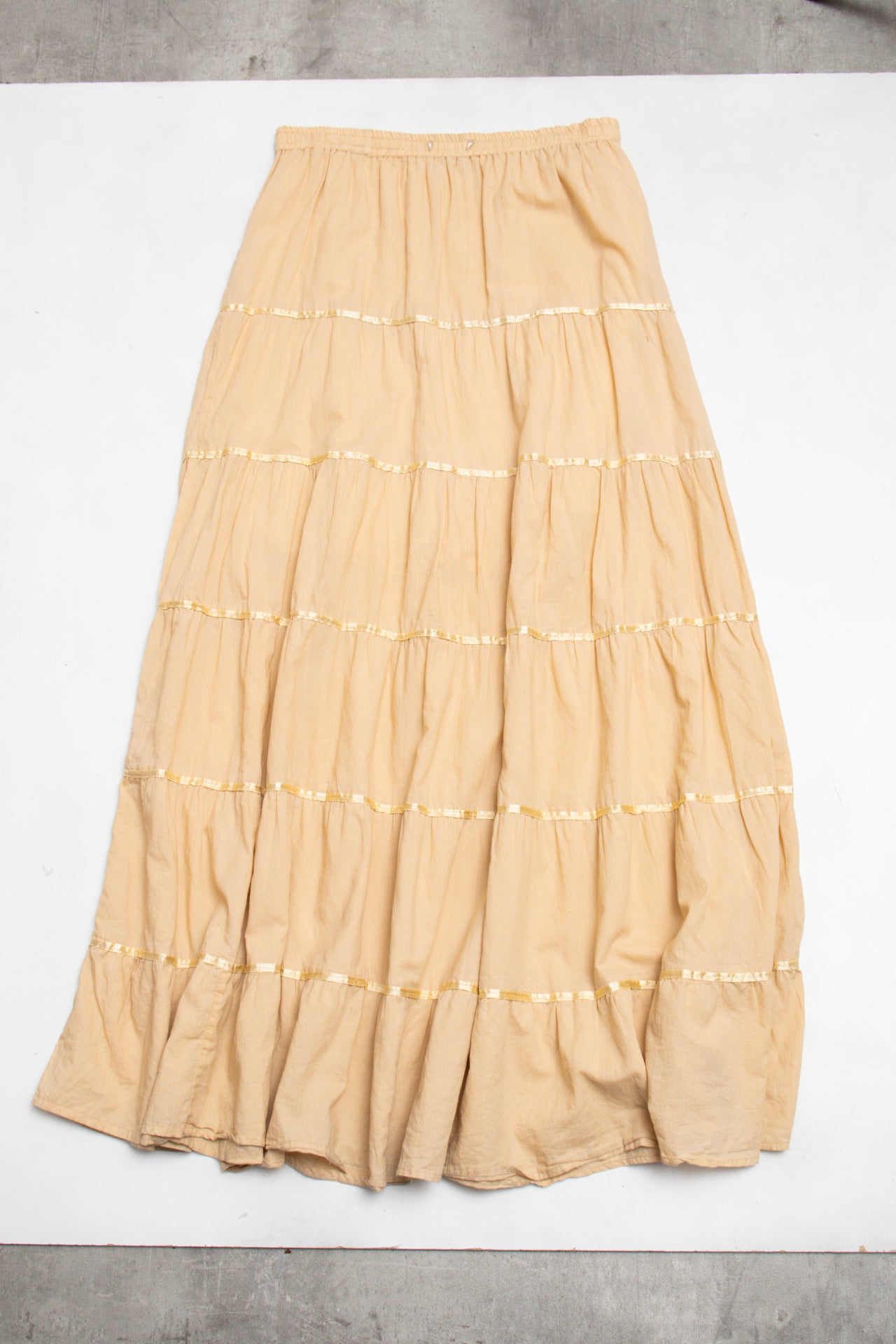 #096 Xl Fashion Skirt Beige | c. 203 | Size 8