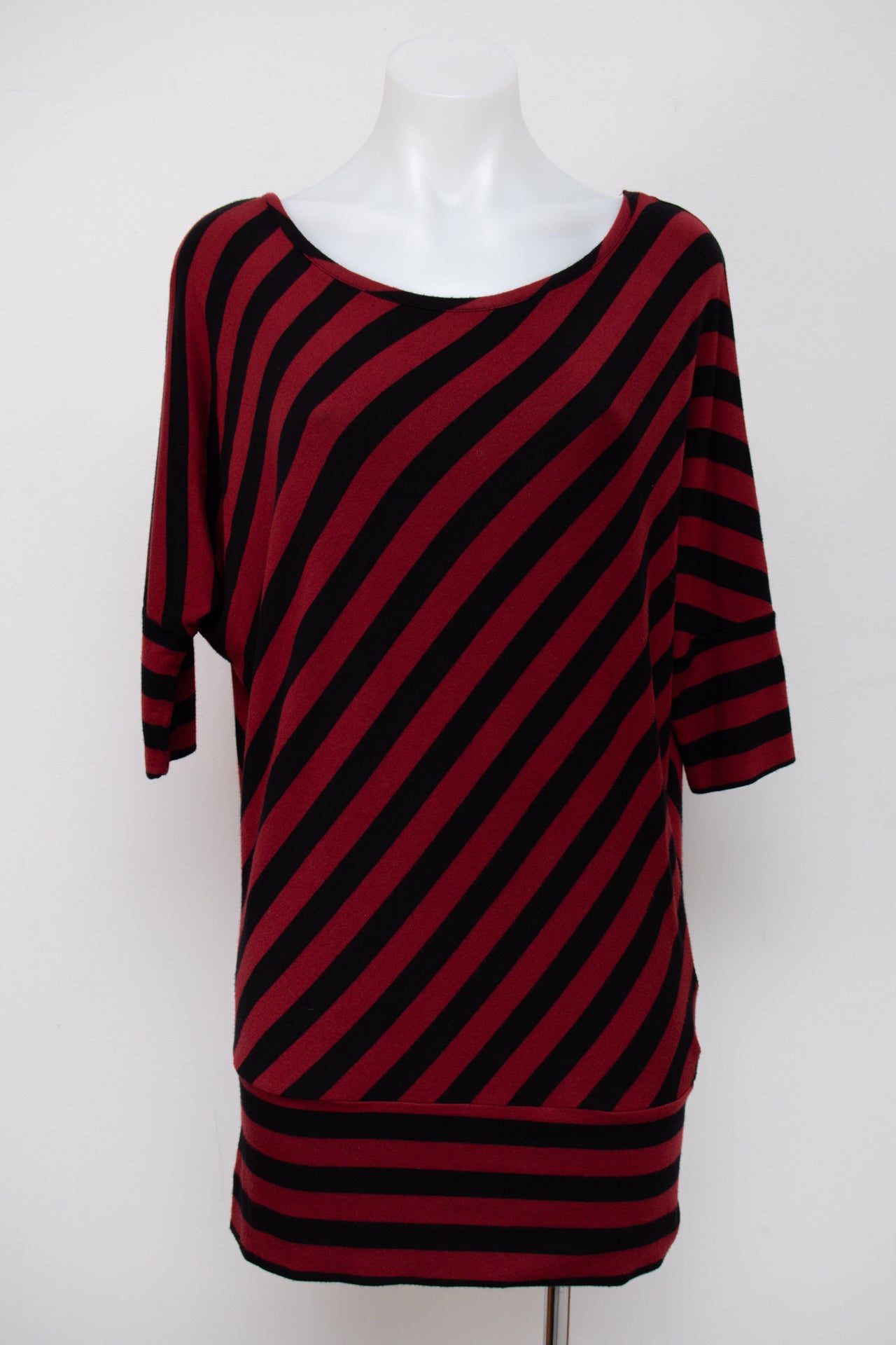#60 Clock House T-shirt Red | c. 195 | Size 10