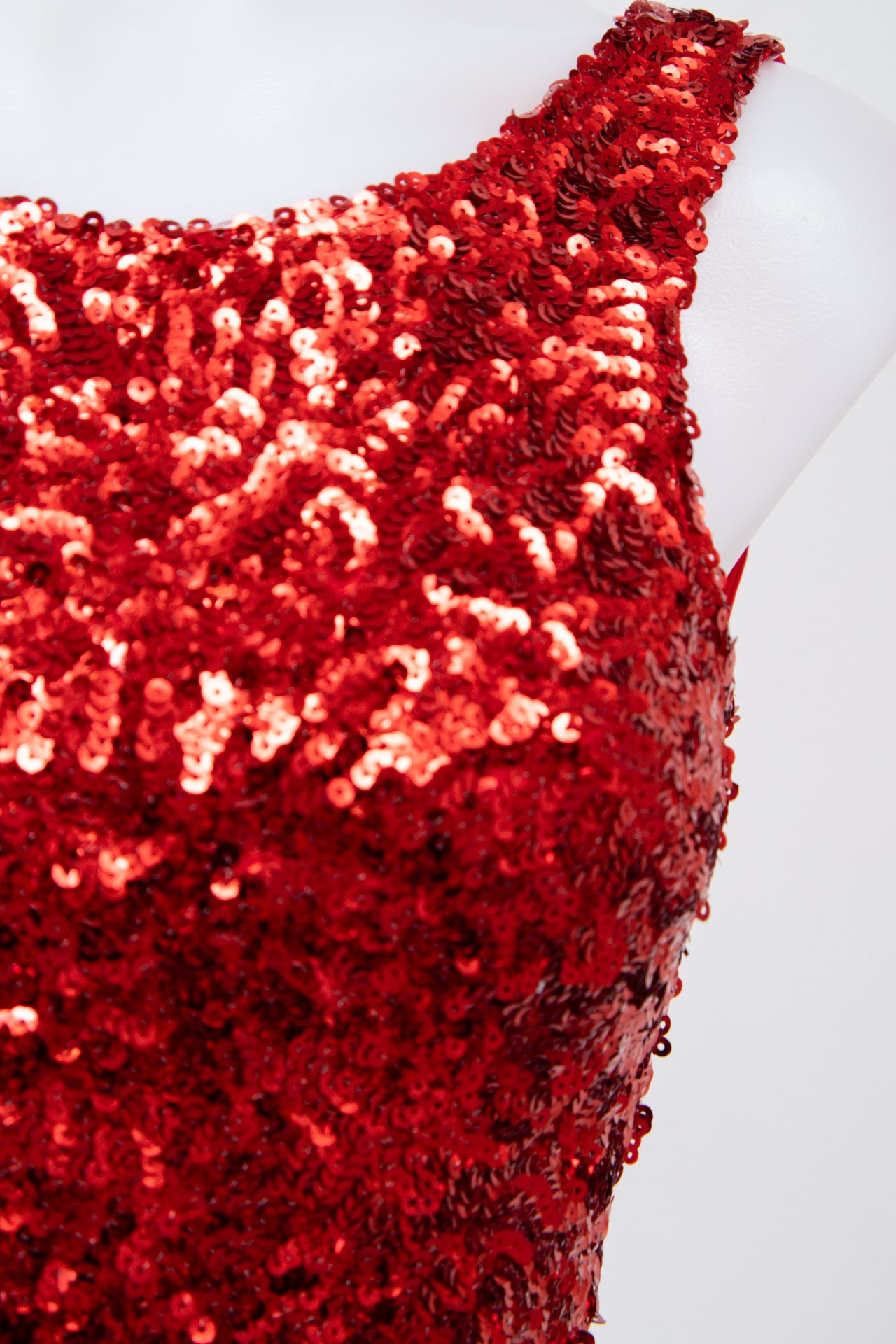 #079 Tank Top Red | c. 207 | Size 6