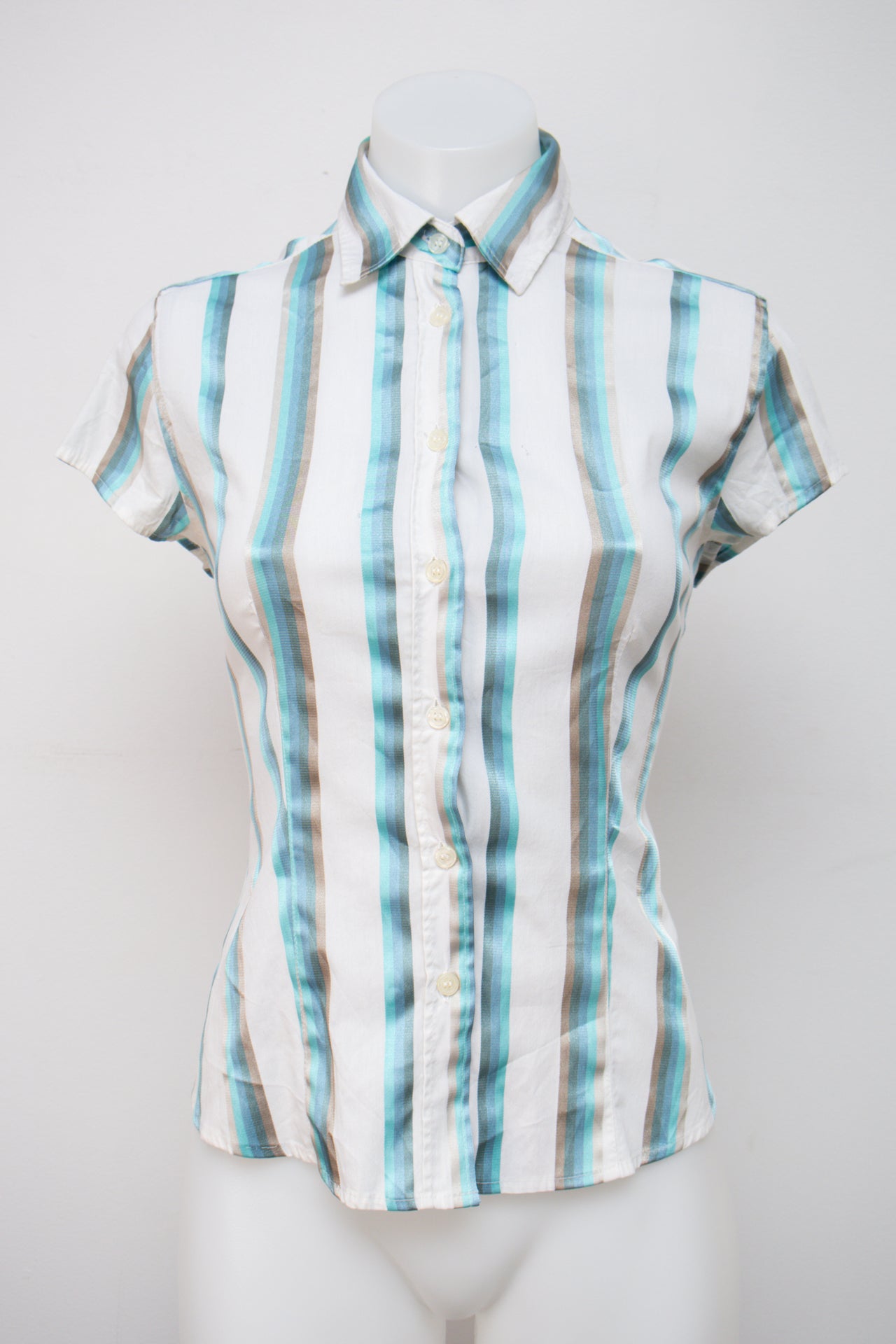 #100 New York & Company T-shirt White | c. 199 | Size 8