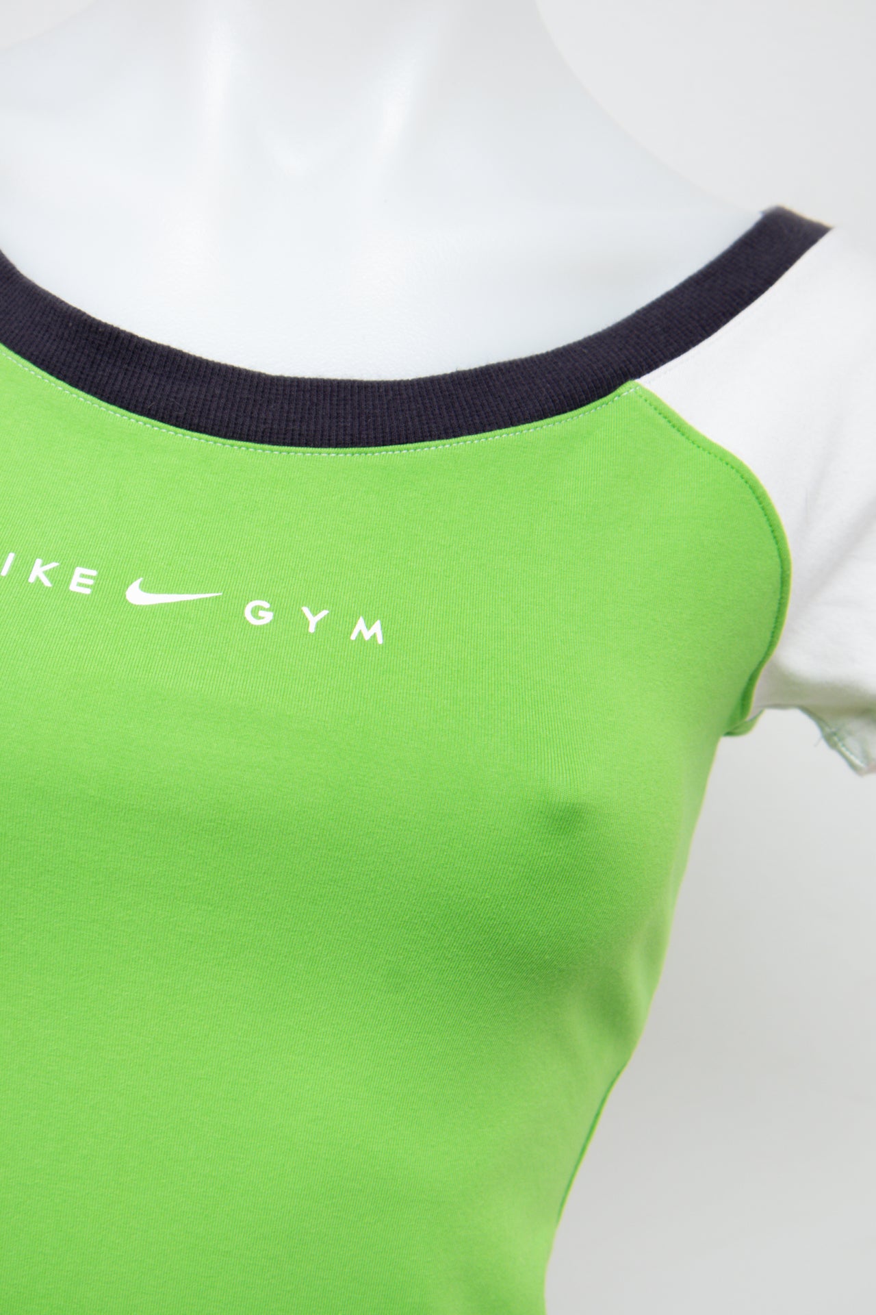 #98 Nike T-shirt Green | c. 196 | Size 8