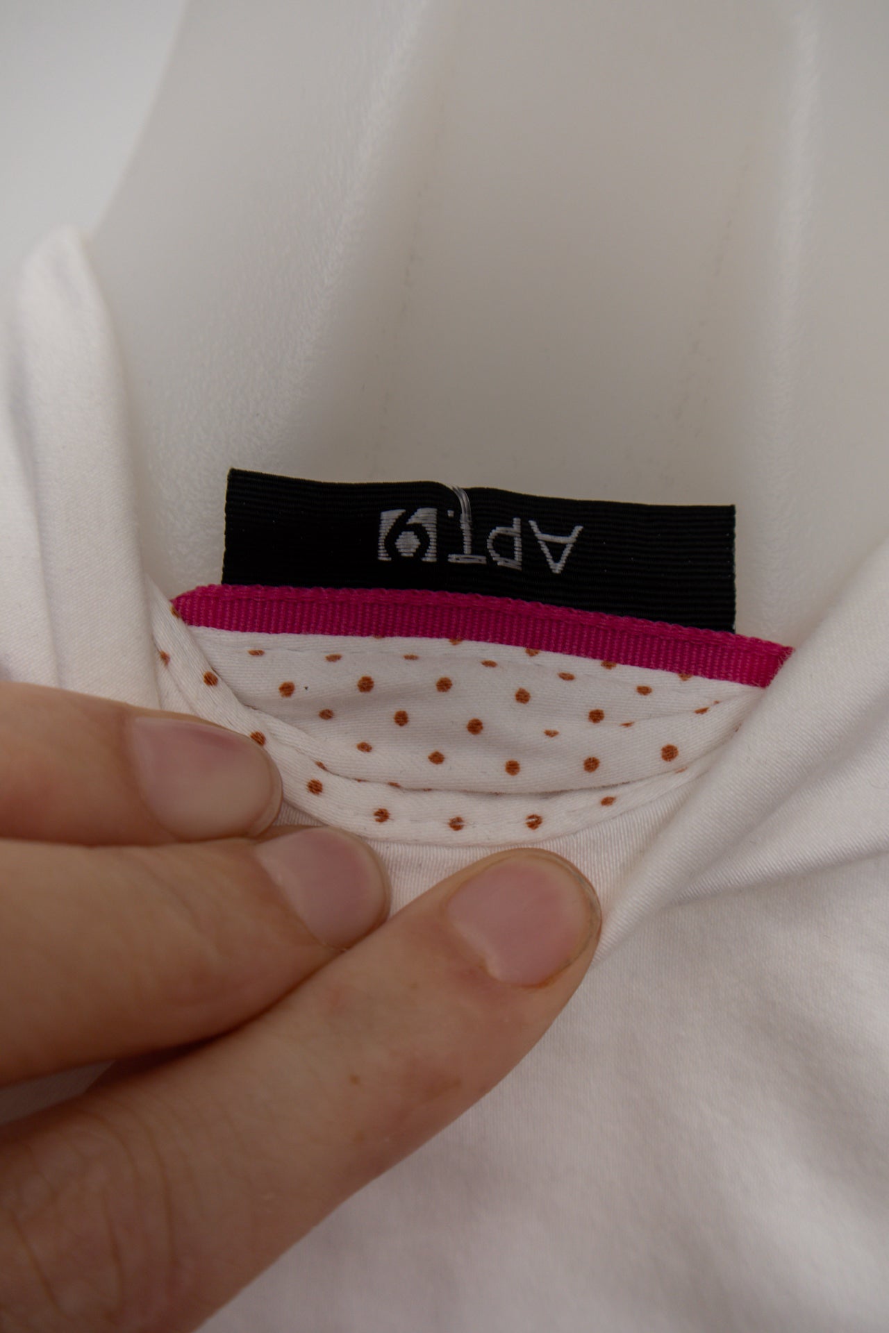 # Apt. 9 T-shirt White | c. | Size