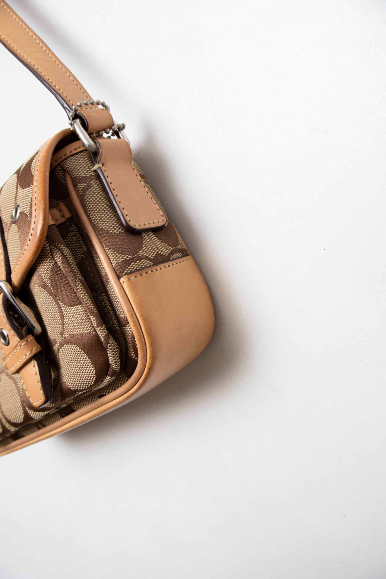 #198 Coach Shoulder Bag Brown | c. 202 | Size