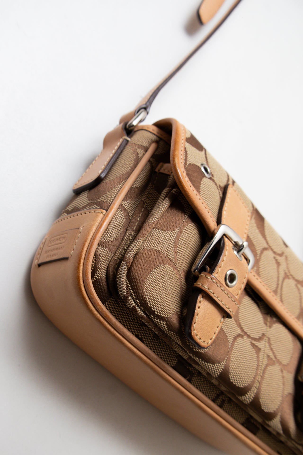 #198 Coach Shoulder Bag Brown | c. 202 | Size