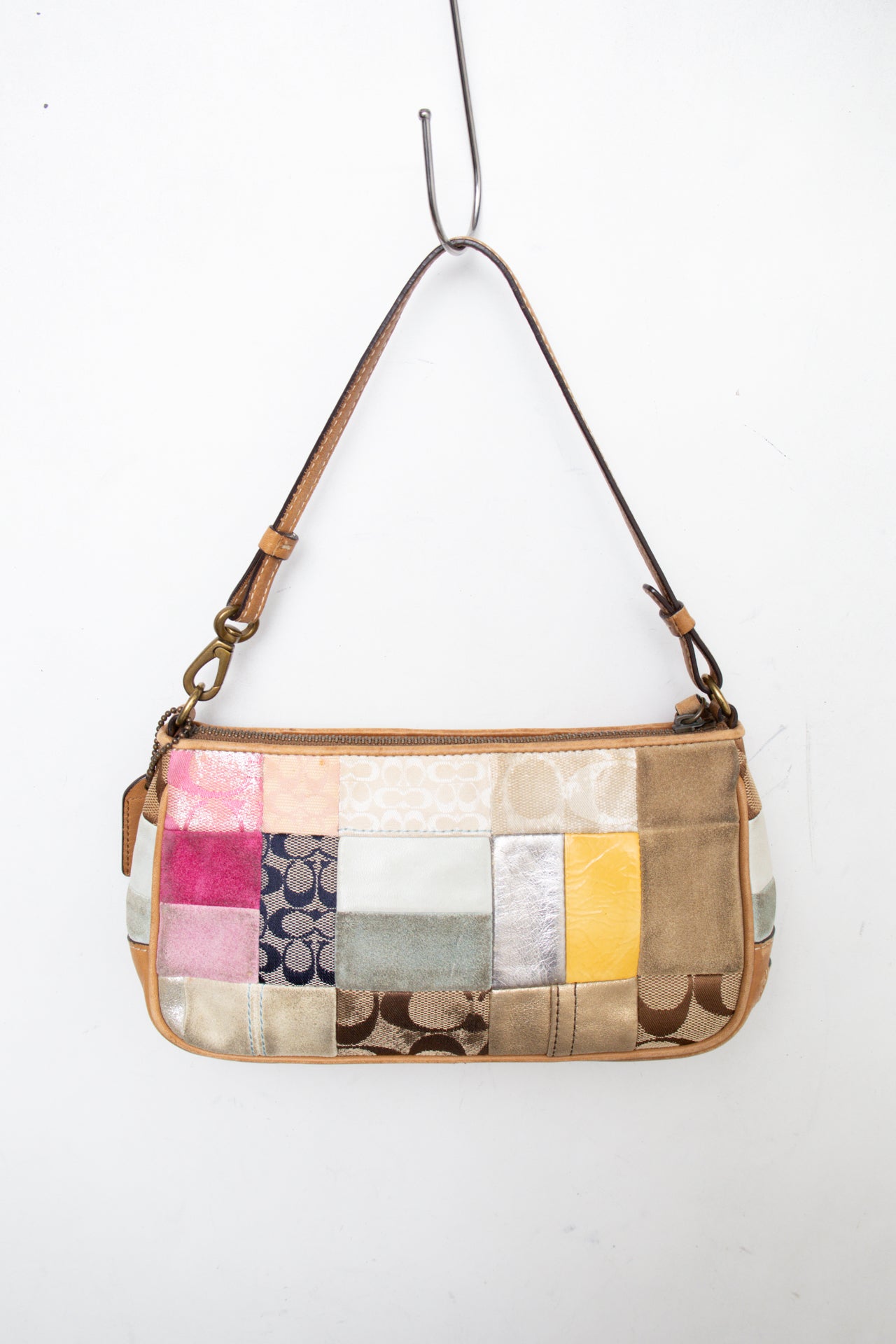 #199 Coach Shoulder Bag Beige | c. 203 | Size
