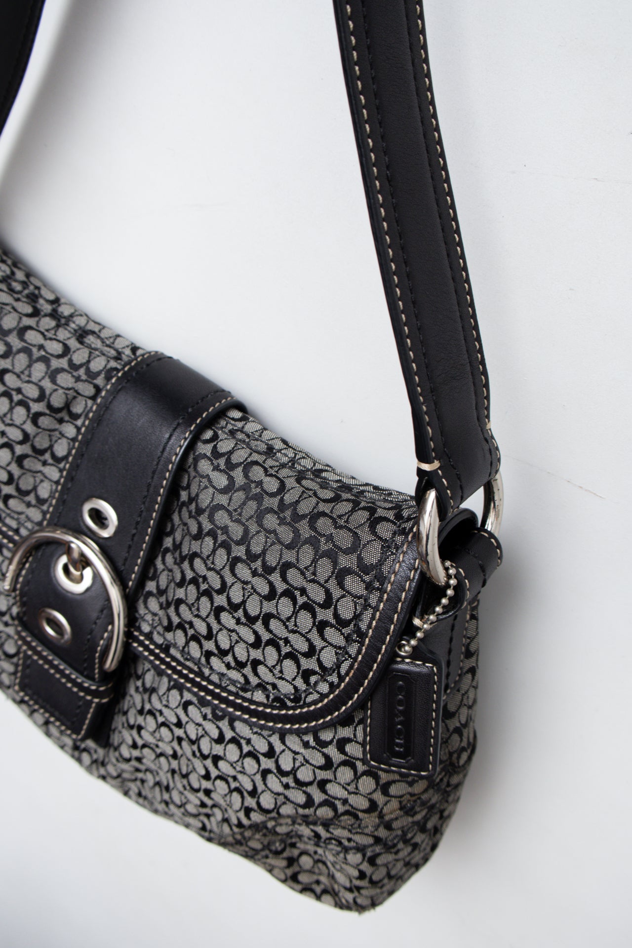 #209 Coach Shoulder Bag Black | c. 199 | Size