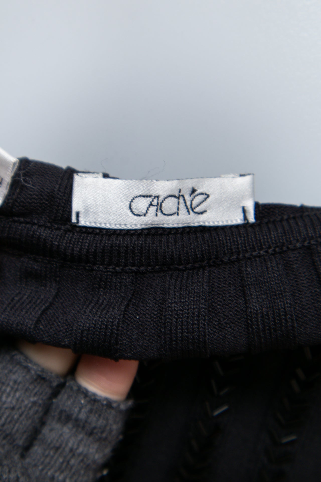 #80 Caché T-shirt Black | c. 192 | Size 8