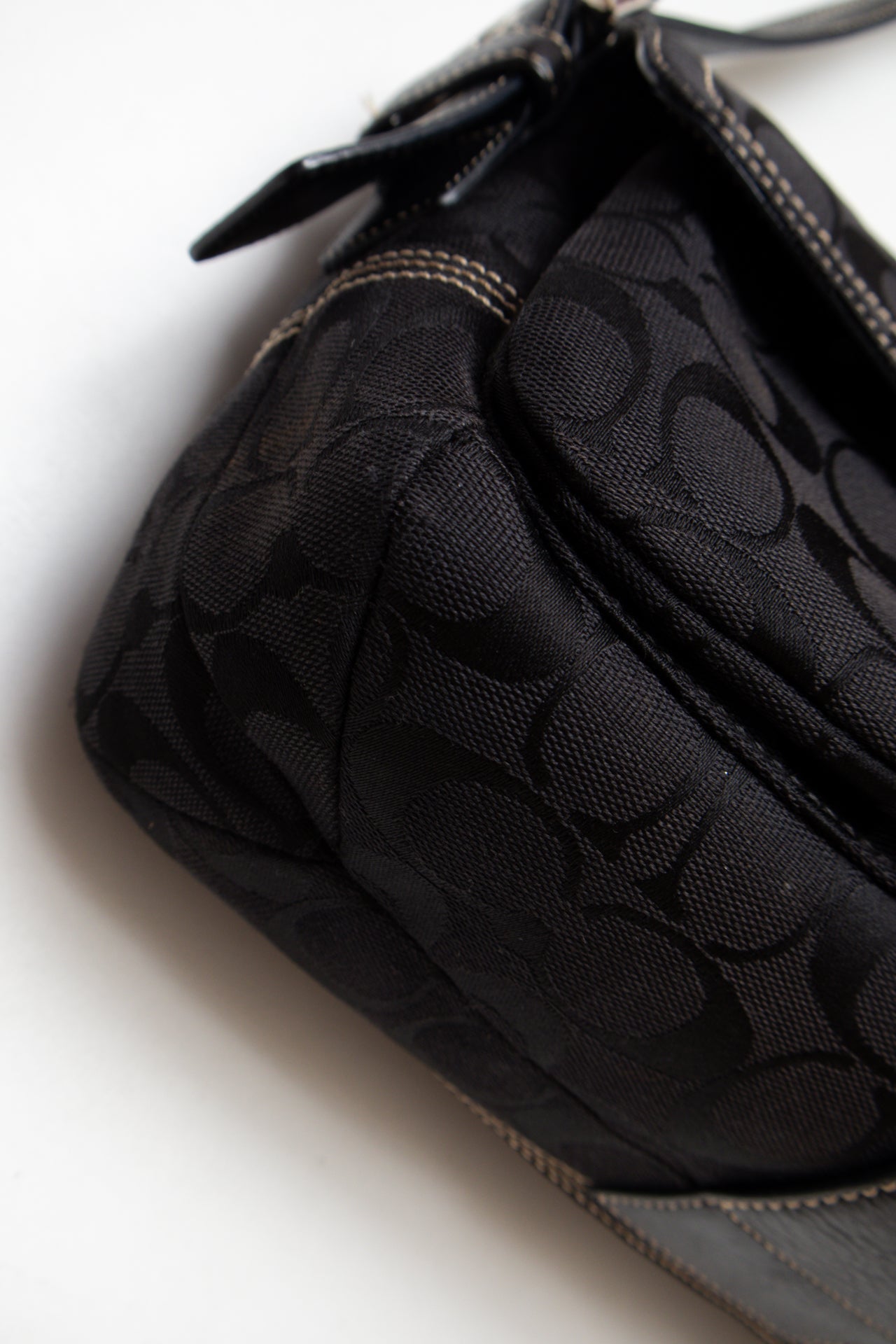 #211 Coach Shoulder Bag Black | c. 194 | Size